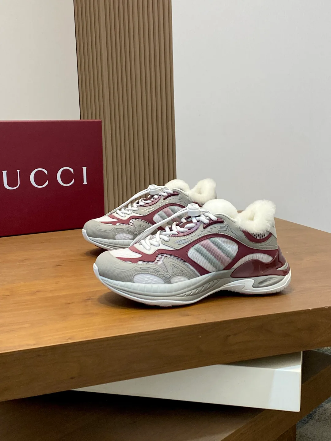 Кроссовки Женские Gucci 338065