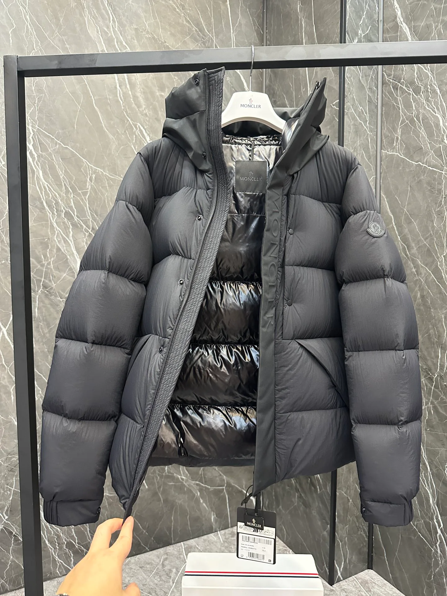 Куртки И Пуховики Мужские Moncler 1026144
