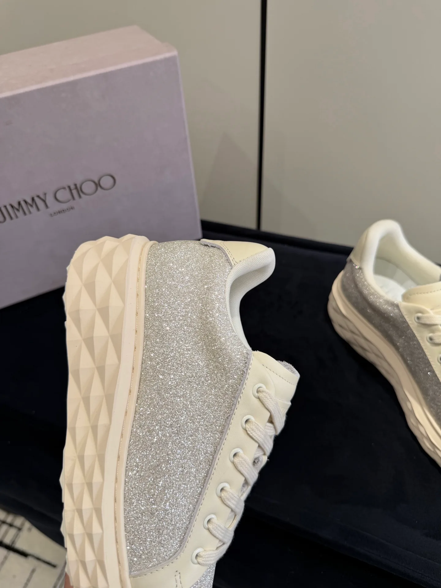 Кроссовки Женские Jimmy Choo 18470027