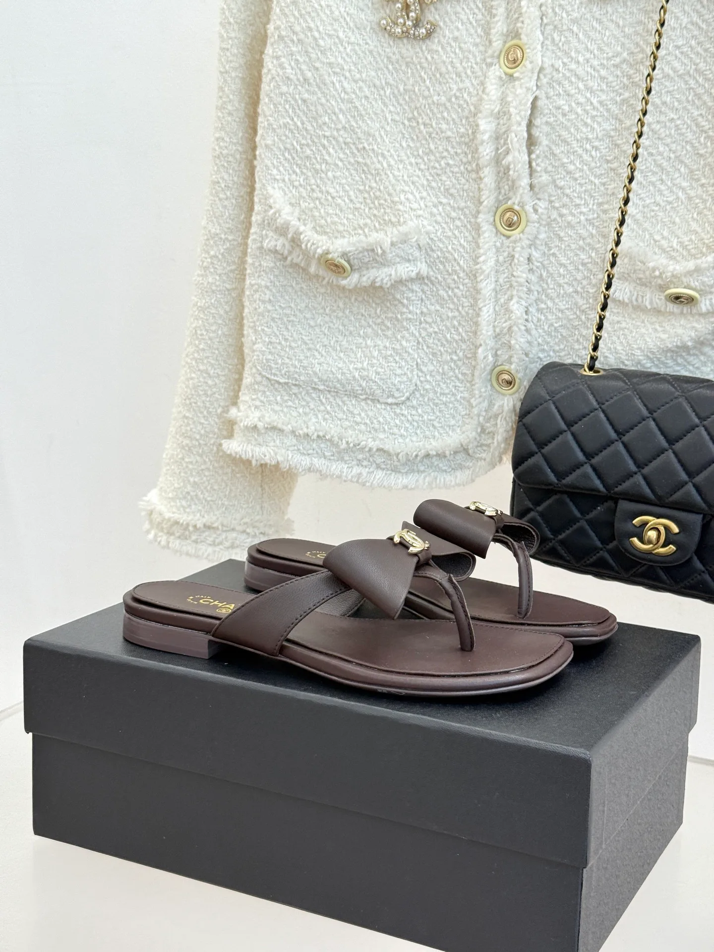 Шлепанцы Женские Chanel 16965744