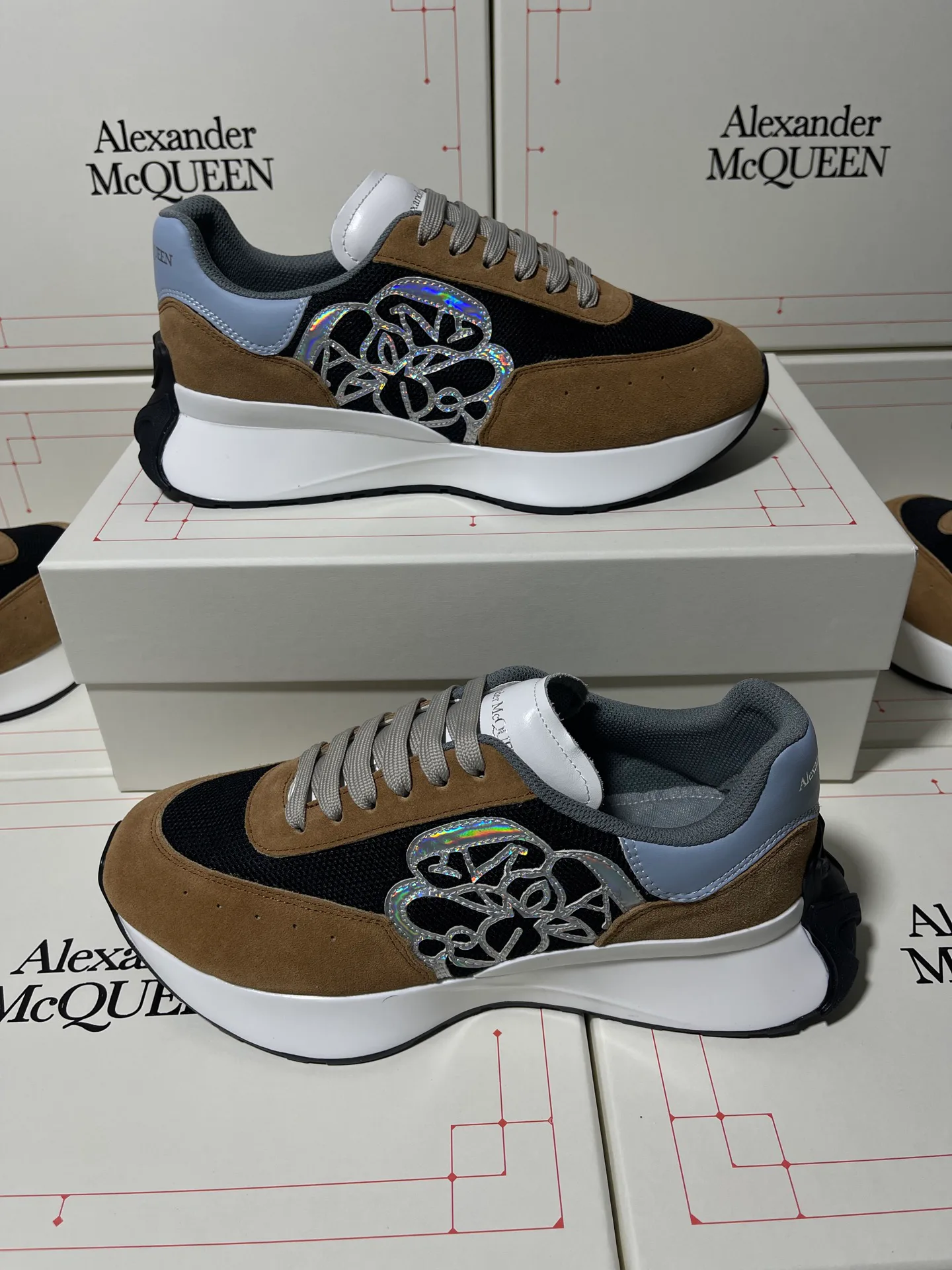 Кроссовки Женские Alexander Mcqueen 18616781