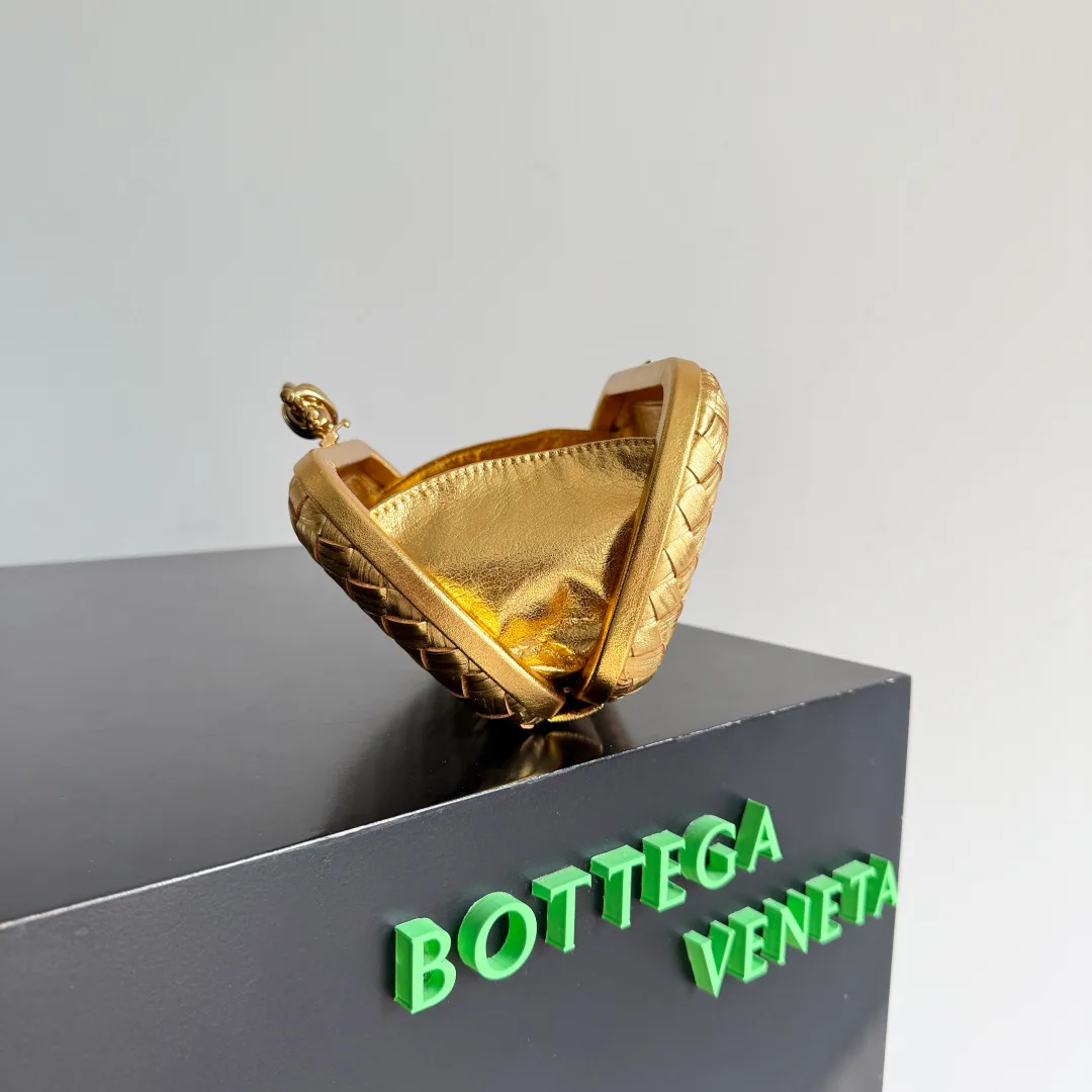 Клатчи Женские Bottega Veneta 13568372