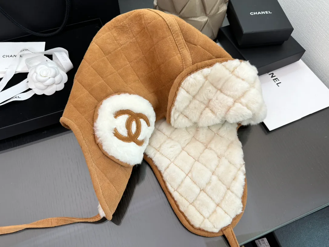 Головные Уборы Chanel 18347658