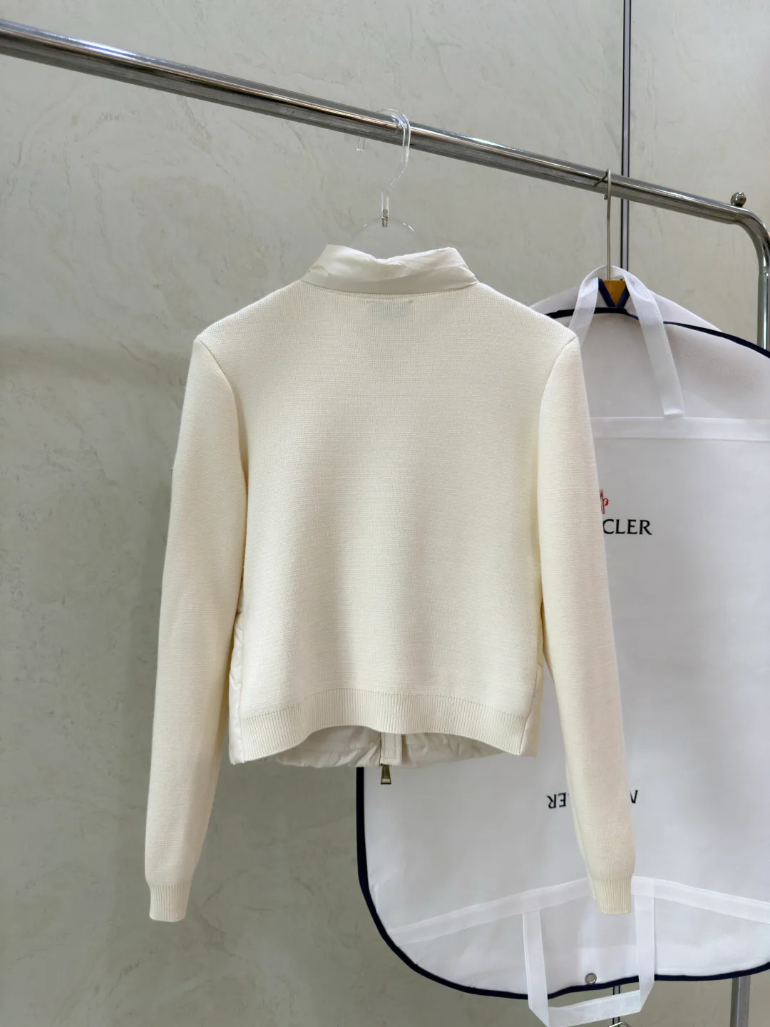 Куртки И Пуховики Женские Moncler 18690113