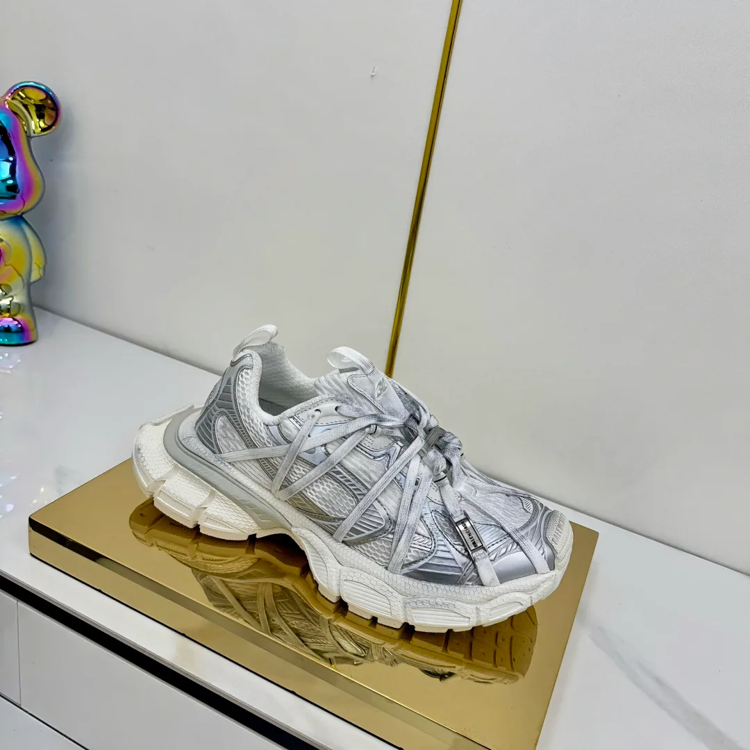 Кроссовки Женские Balenciaga 11165632