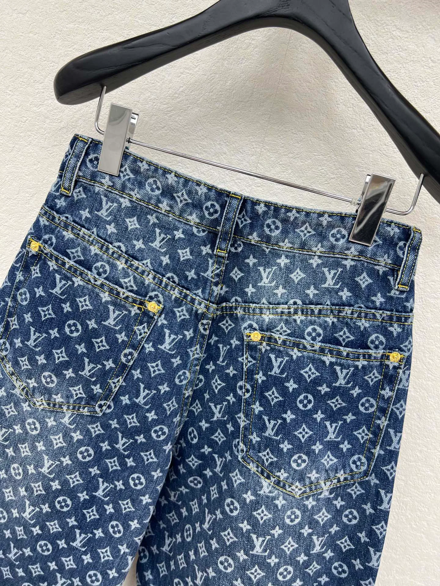 Джинсы Женские Louis Vuitton 11889083