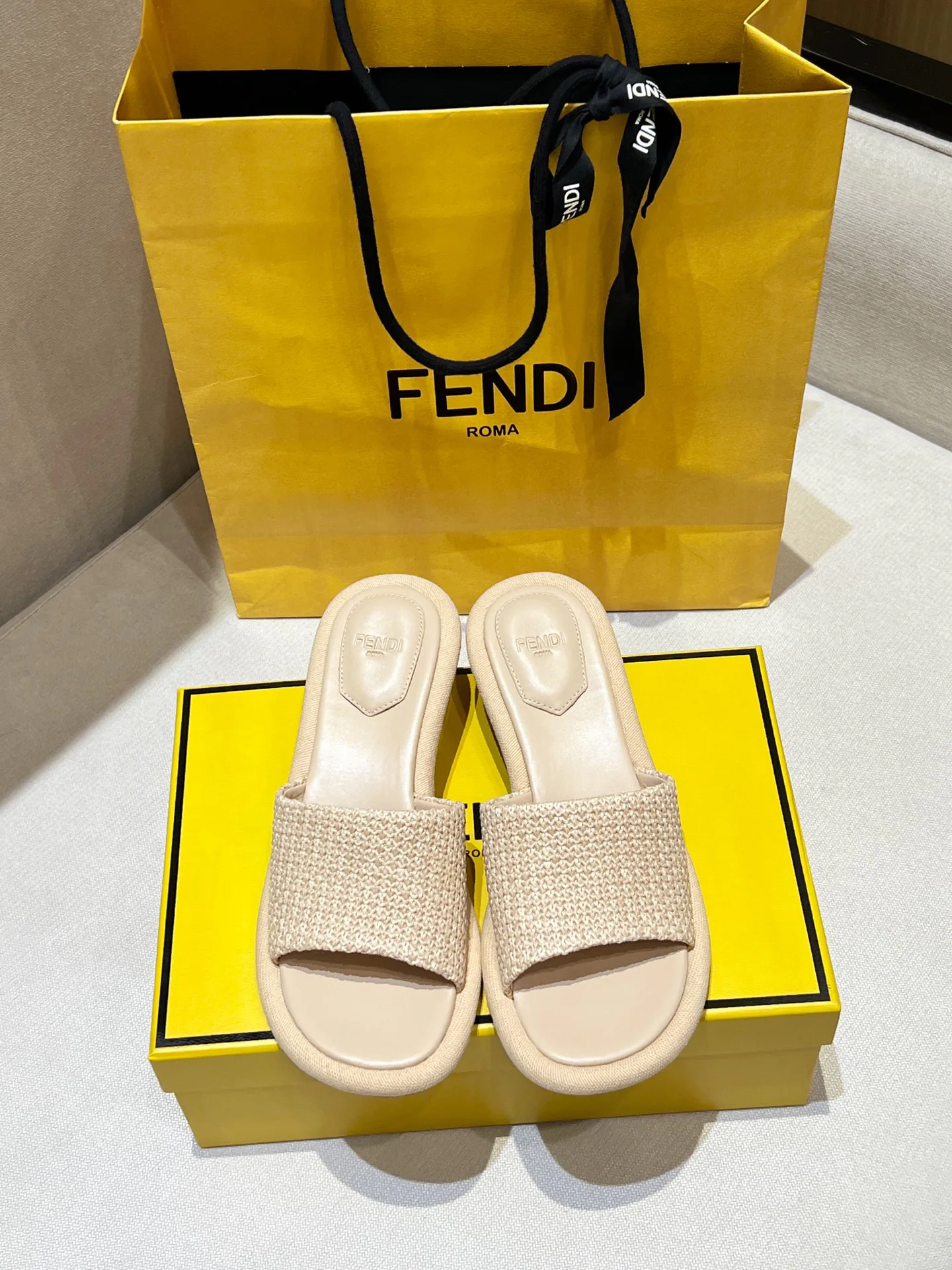 Босоножки Женские Fendi 11156794