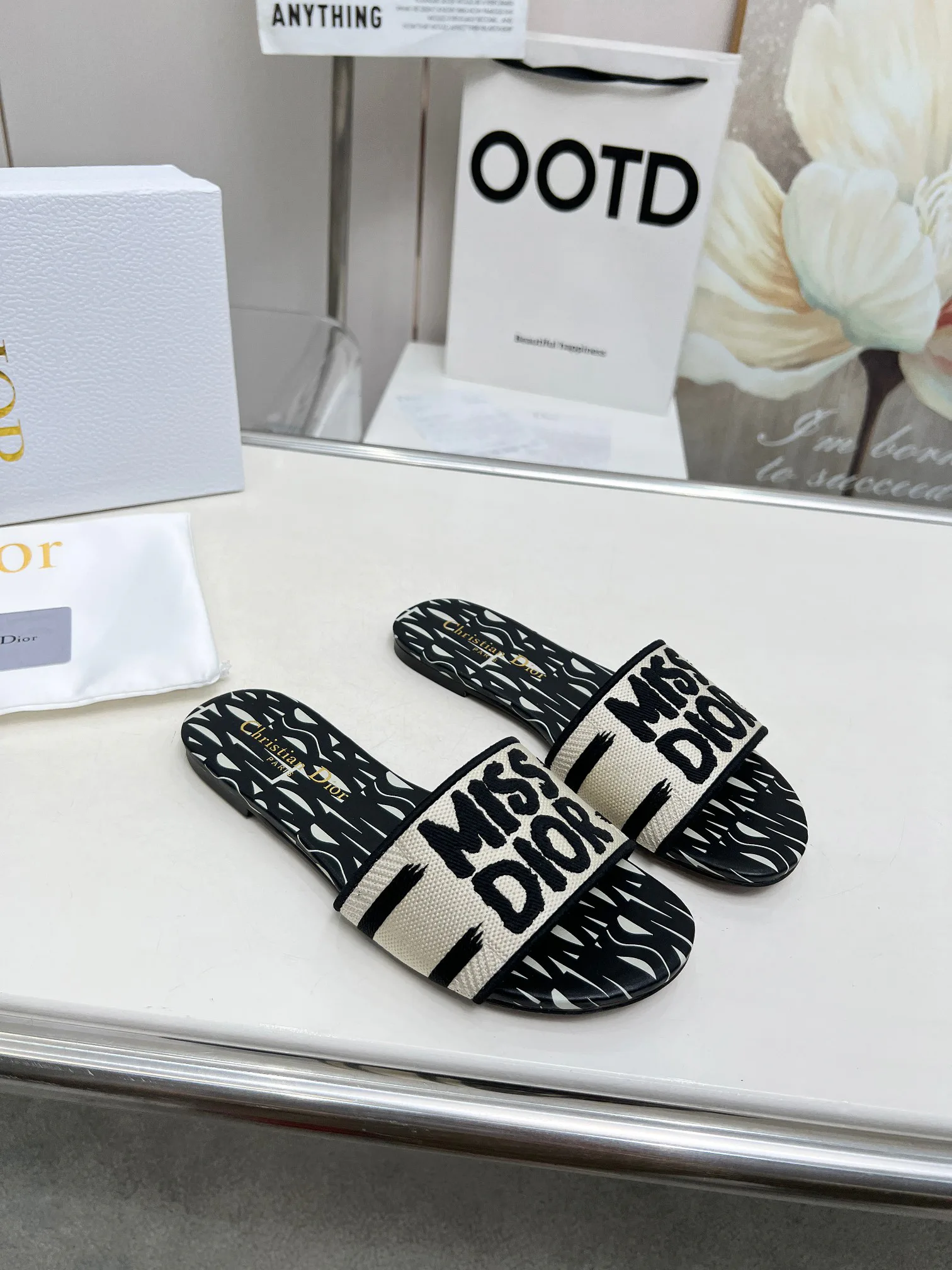 Шлепанцы Женские Christian Dior 12208671