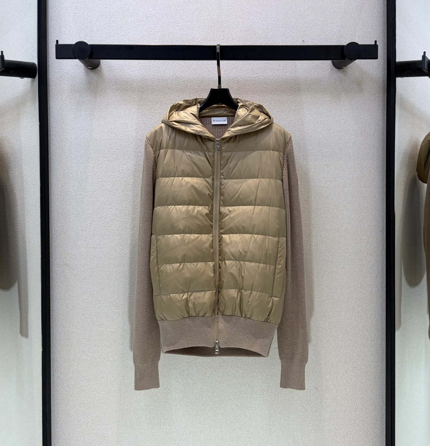 Куртки И Пуховики Женские Moncler 19114367