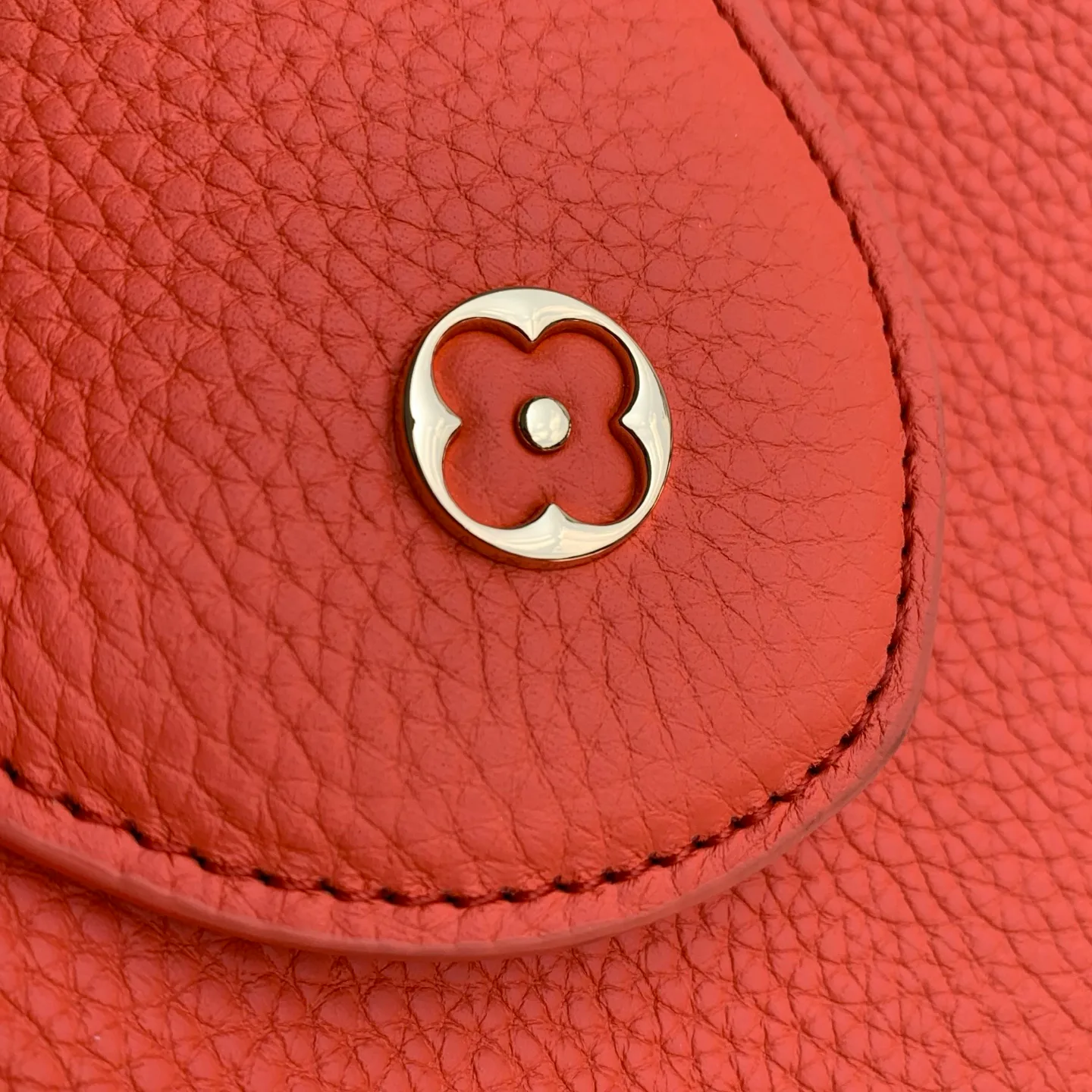 Классические Сумки Женские Louis Vuitton 18147582