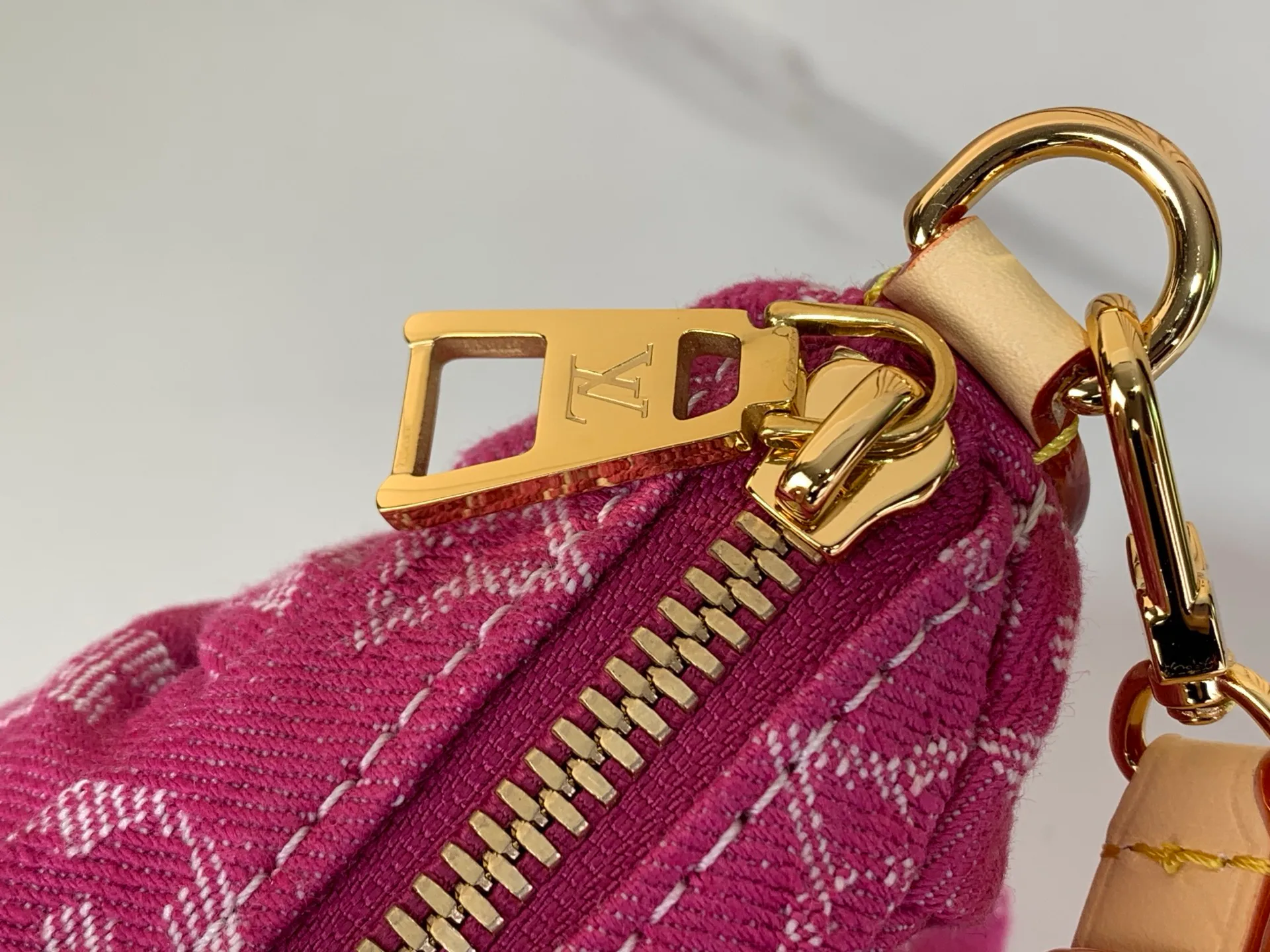 Клатчи Женские Louis Vuitton 12798954