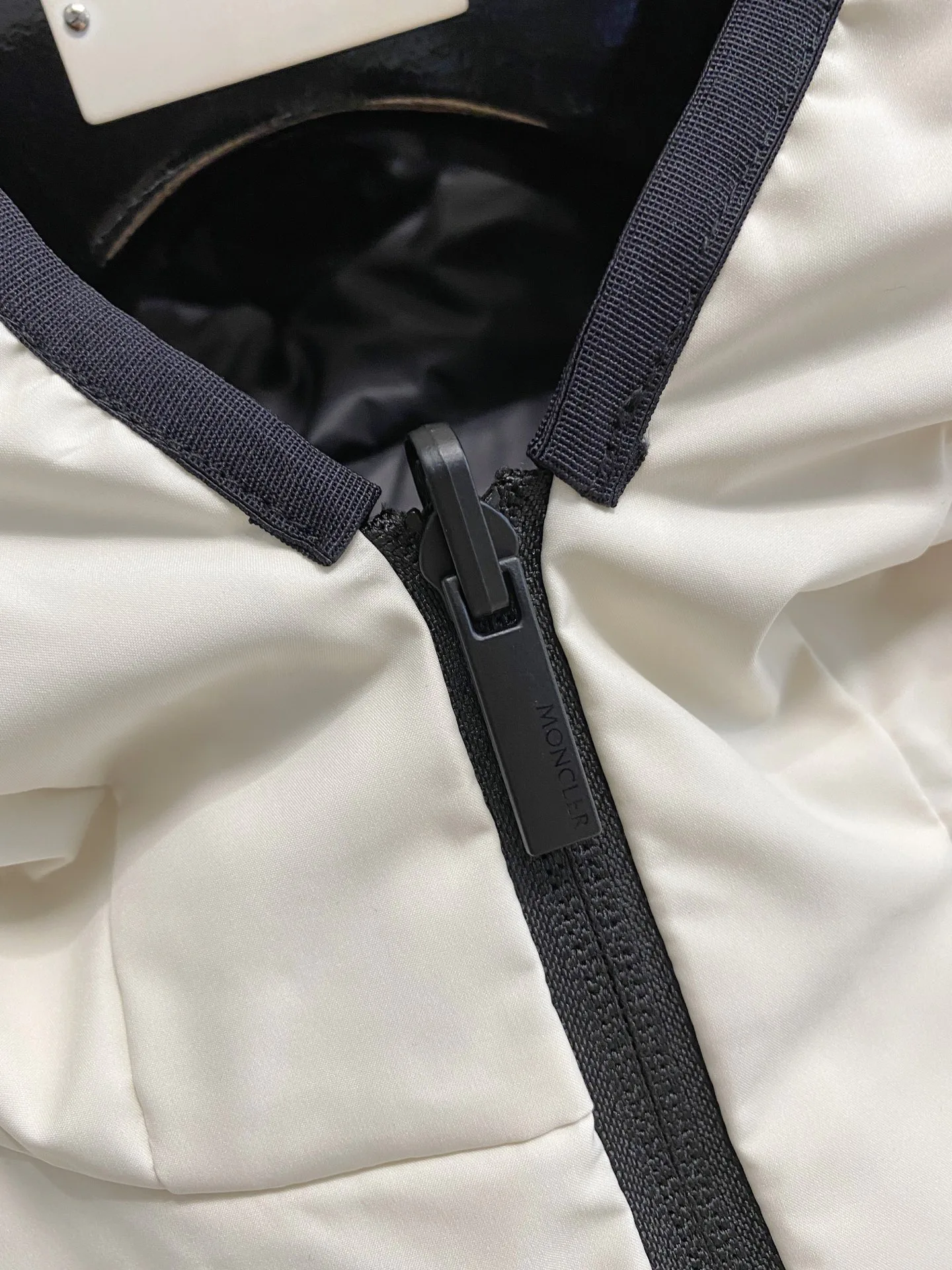 Куртки И Пуховики Мужские Moncler 5596261