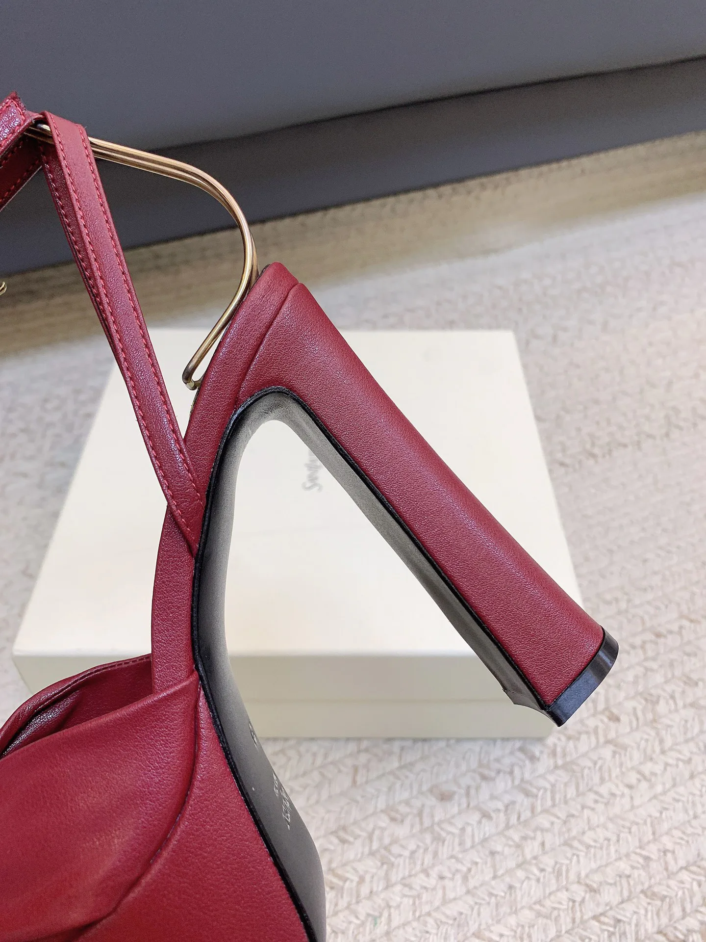 Босоножки Женские Saint Laurent 18731816