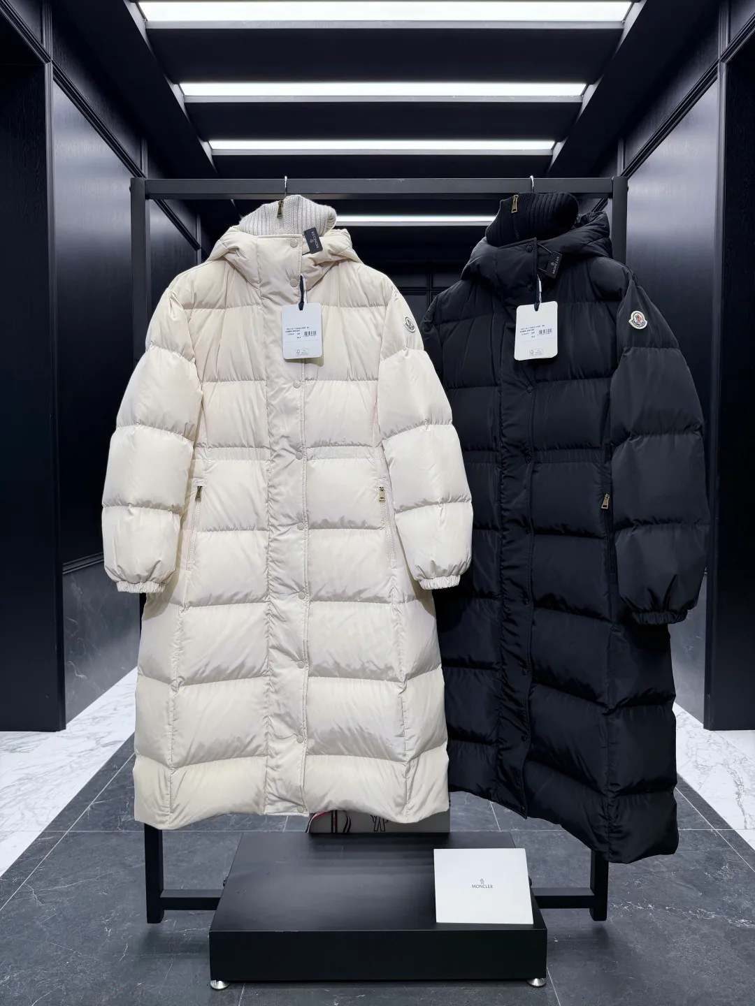 Куртки И Пуховики Женские Moncler 18430345