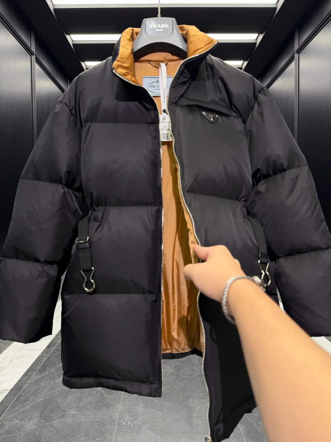 Куртки И Пуховики Женские Prada 18927183