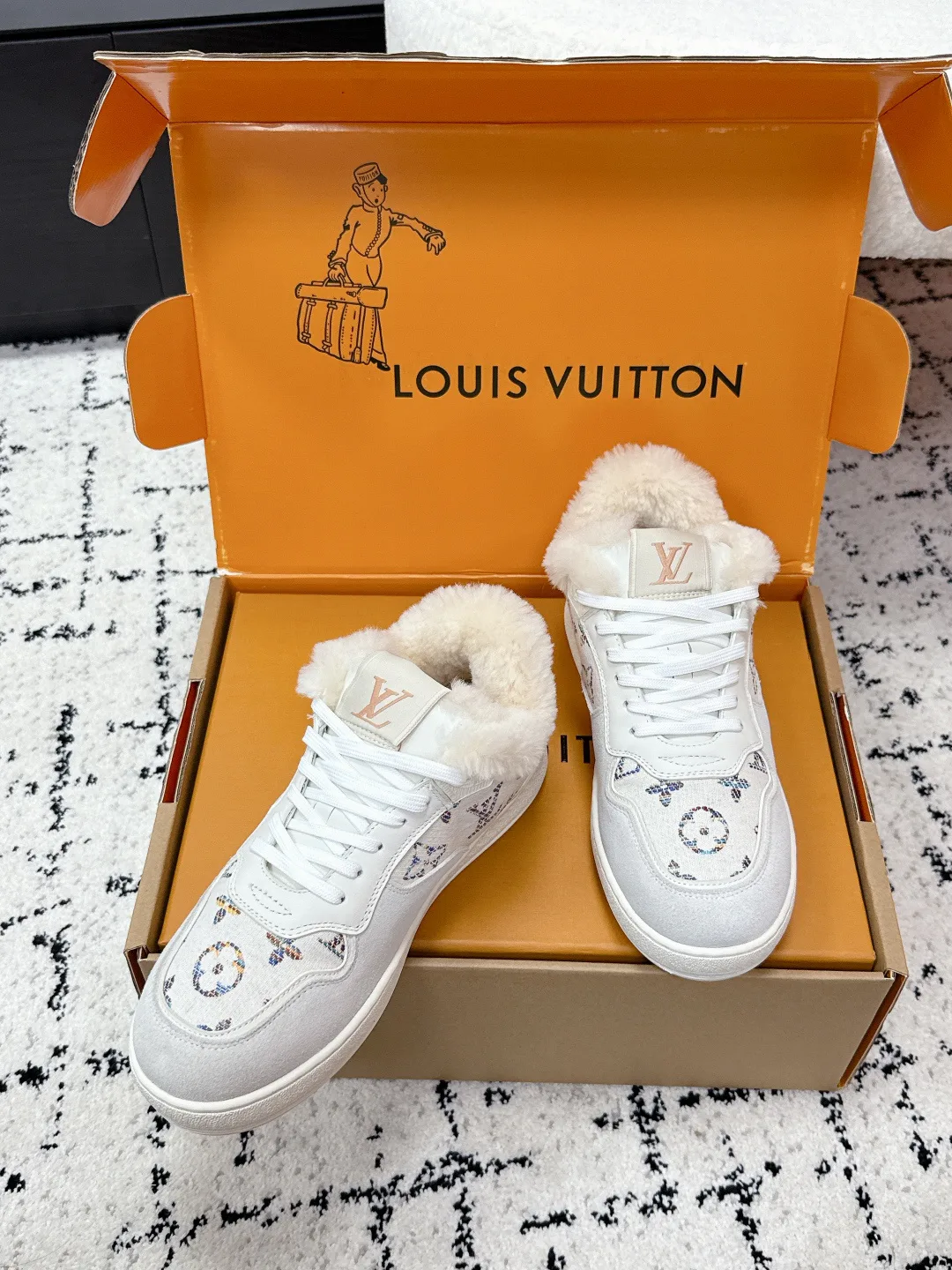 Кроссовки Женские Louis Vuitton 860618