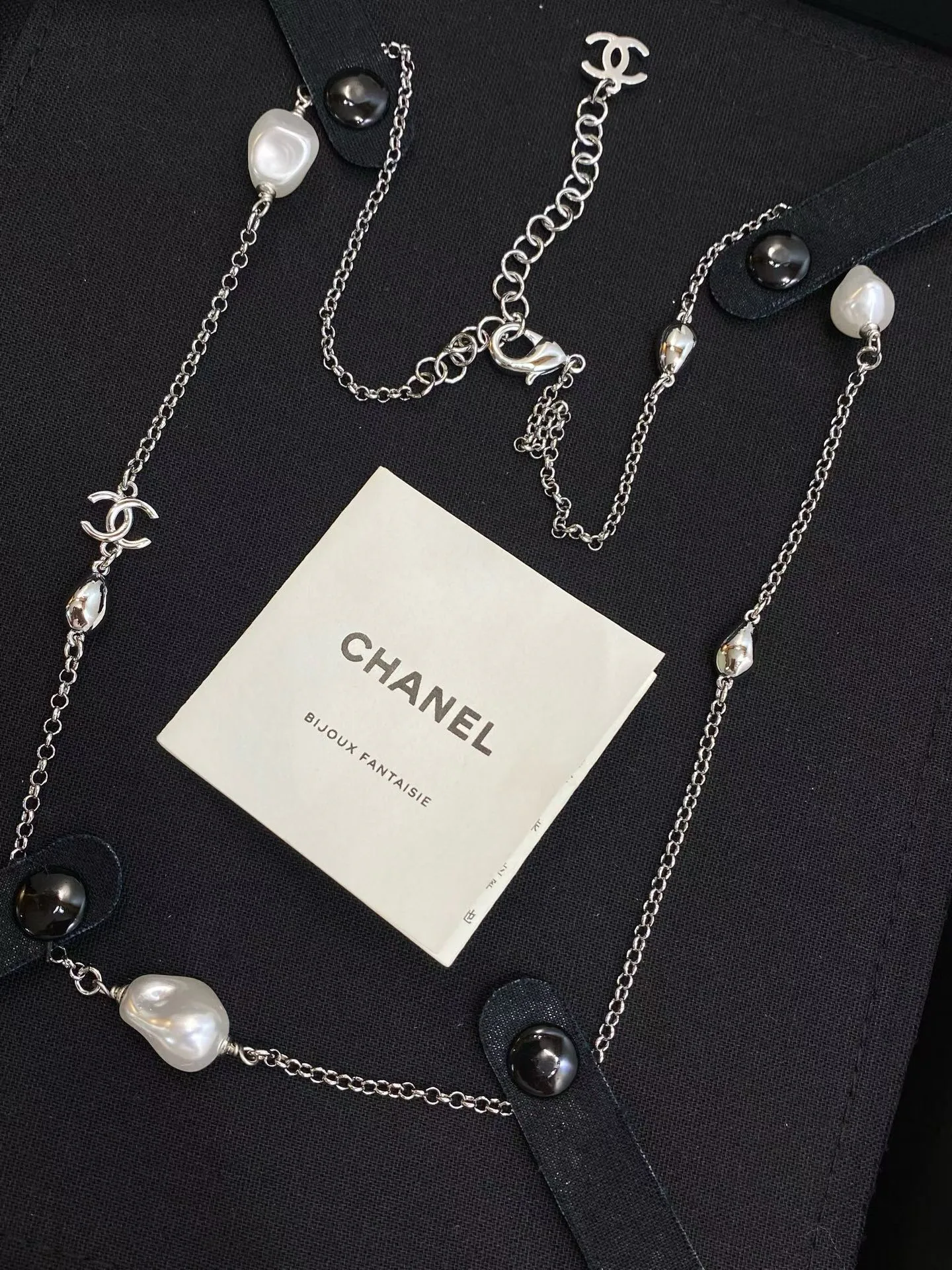 Бижутерия Chanel 18351216