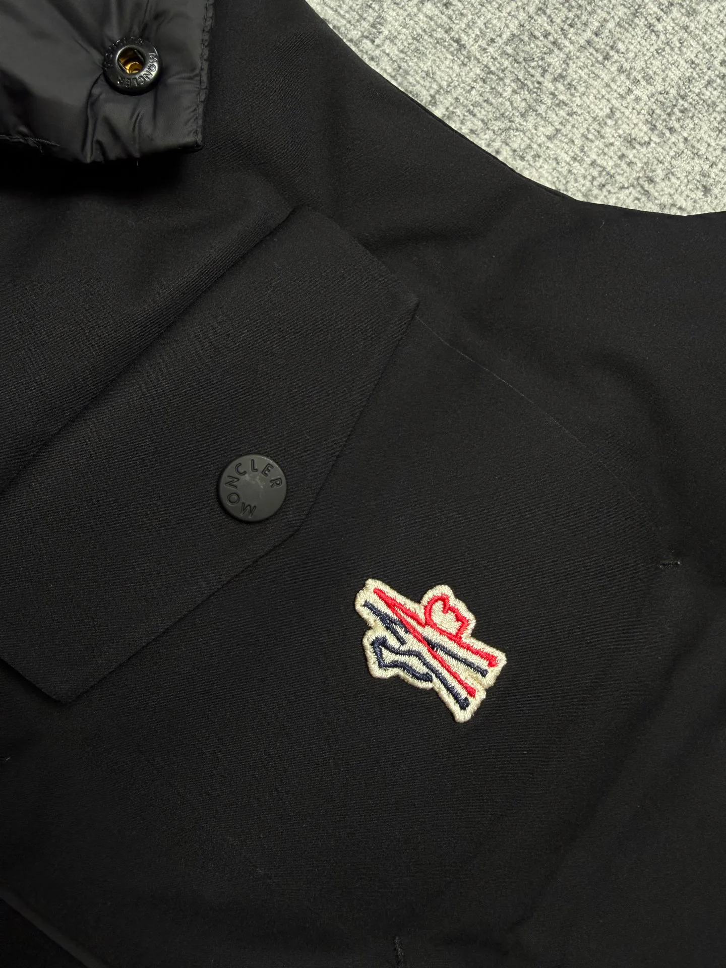 Куртки И Пуховики Мужские Moncler 17925011