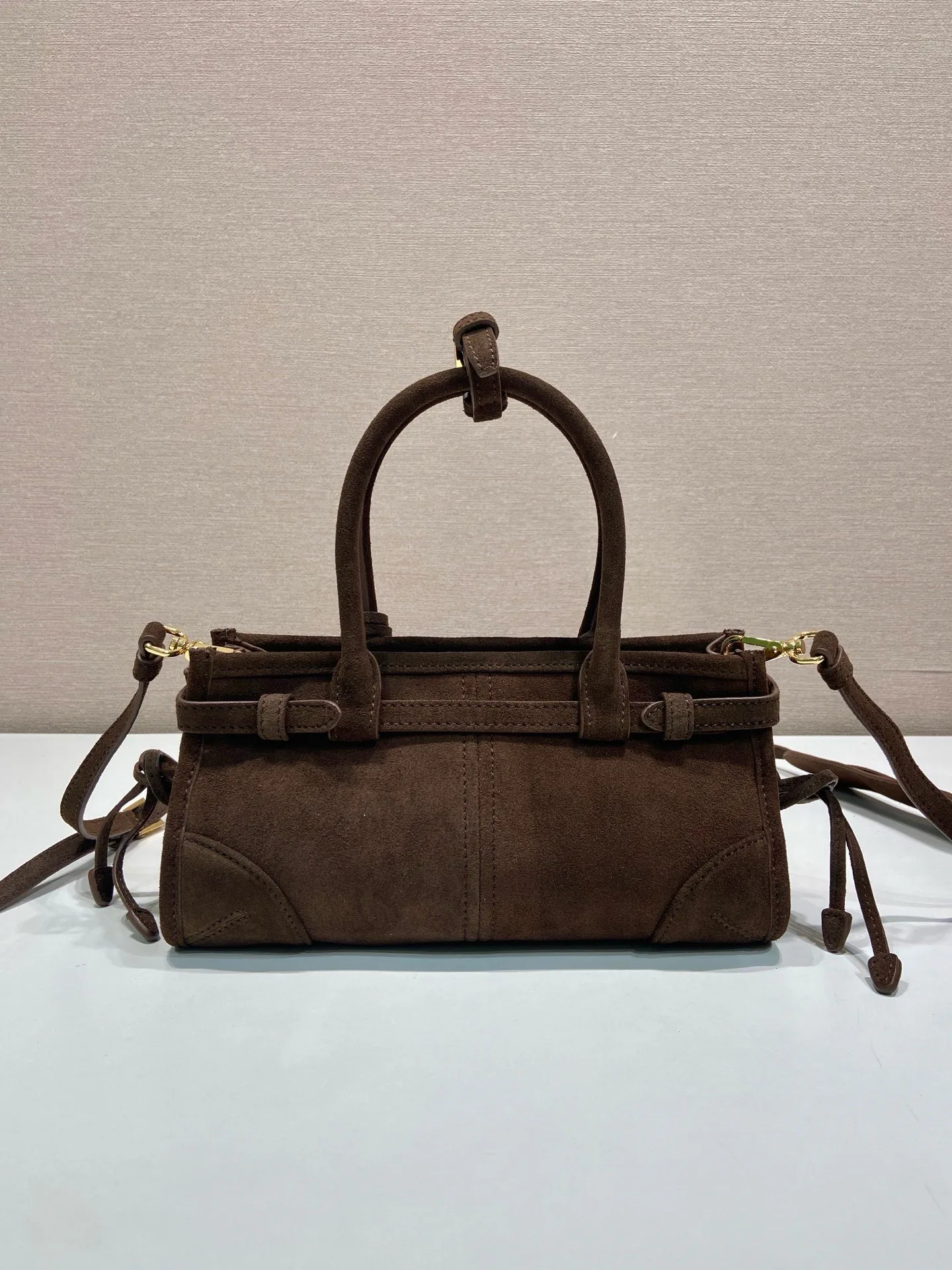 Классические Сумки Женские Prada 18237648