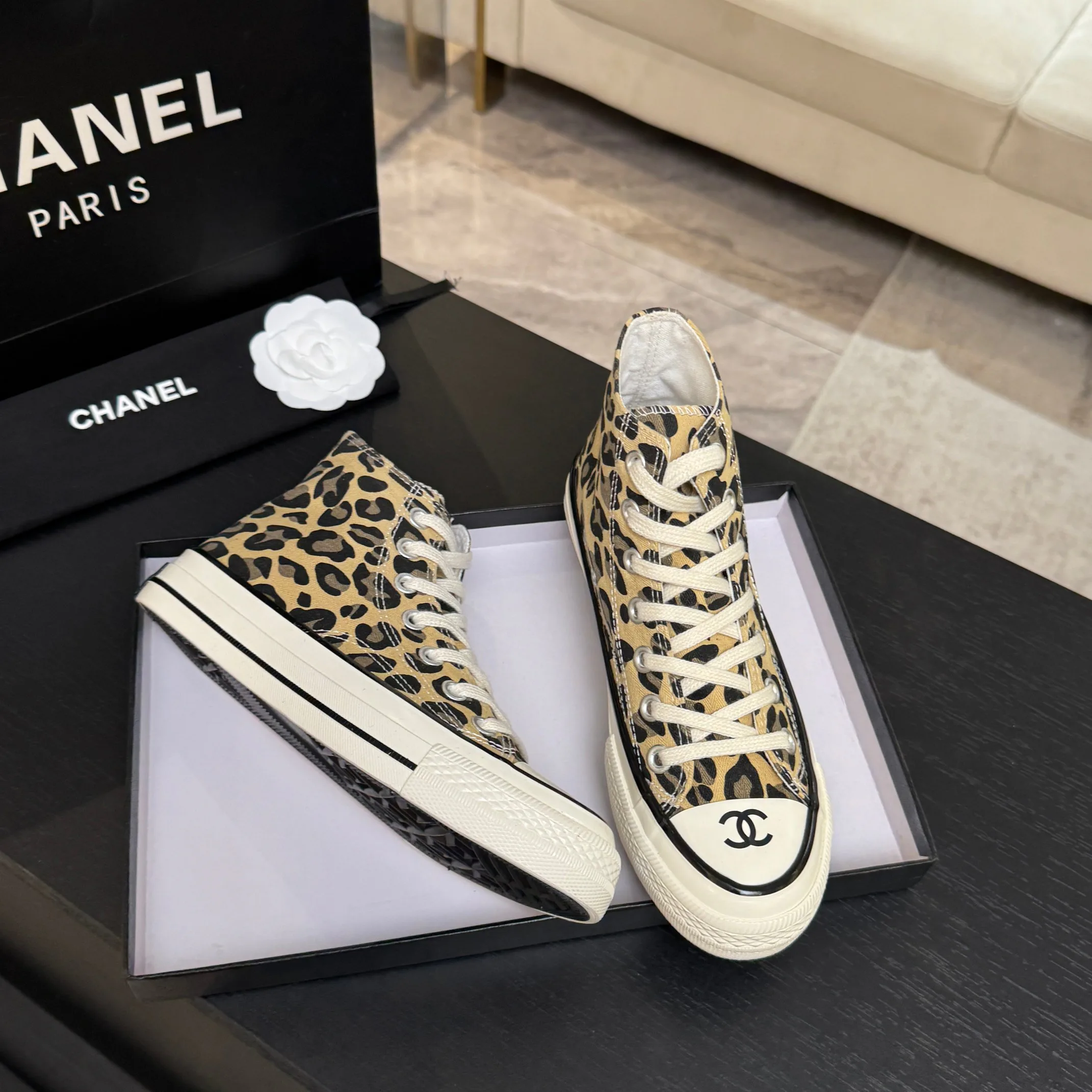 Кроссовки Женские Chanel 18062553