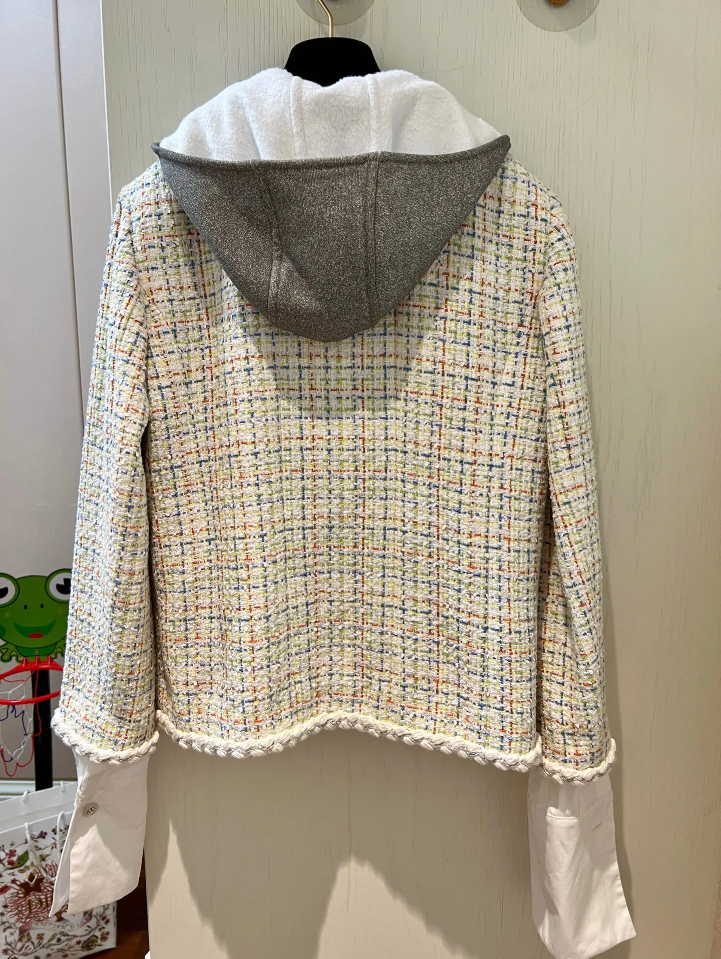 Куртки И Пуховики Женские Chanel 21766