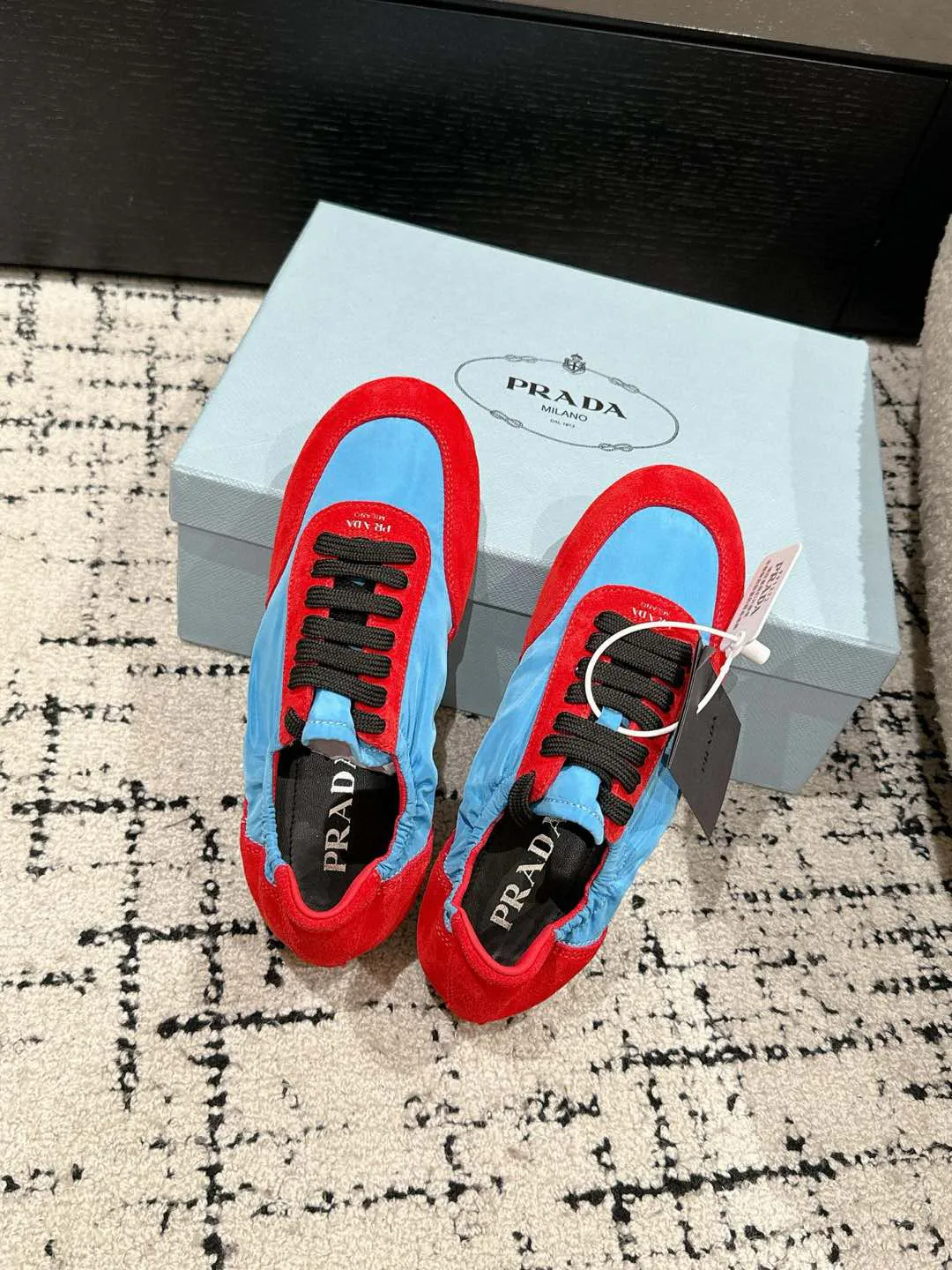 Кроссовки Женские Prada 4829