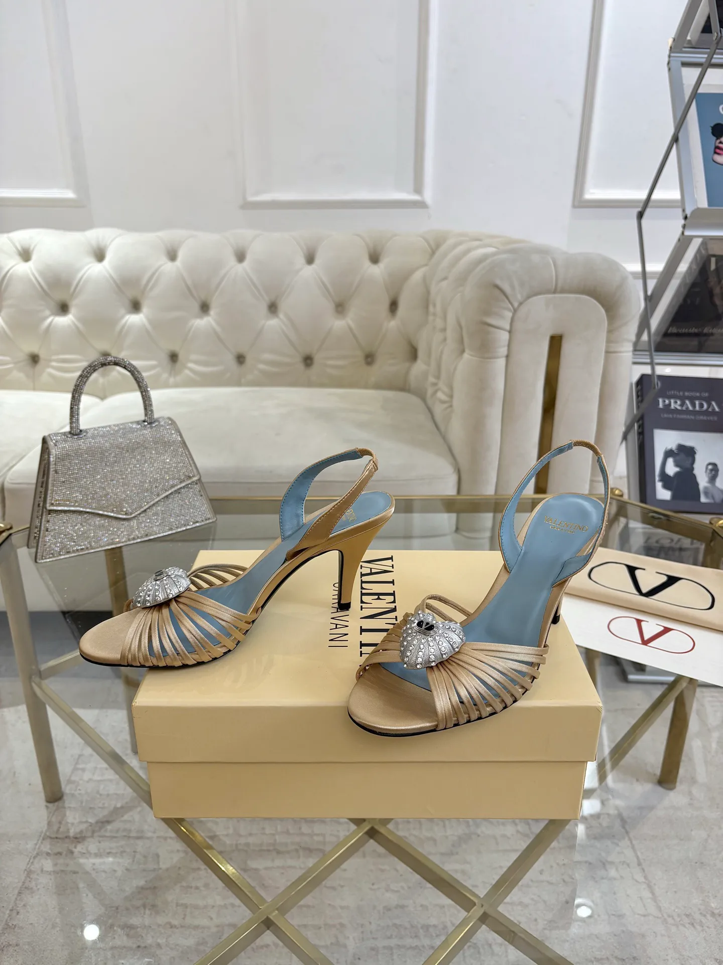 Босоножки Женские Valentino 18135268
