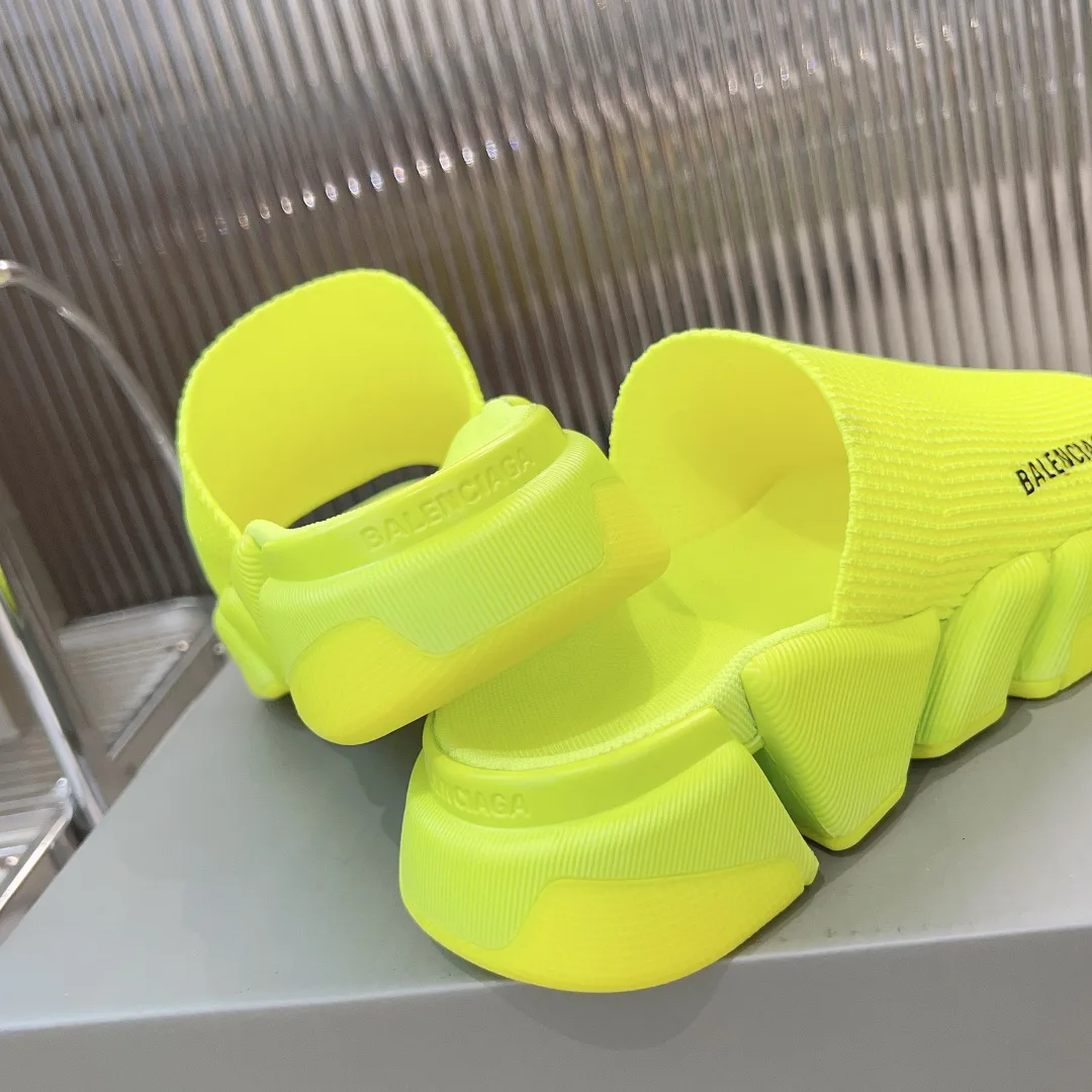 Шлепанцы Женские Balenciaga 17182660
