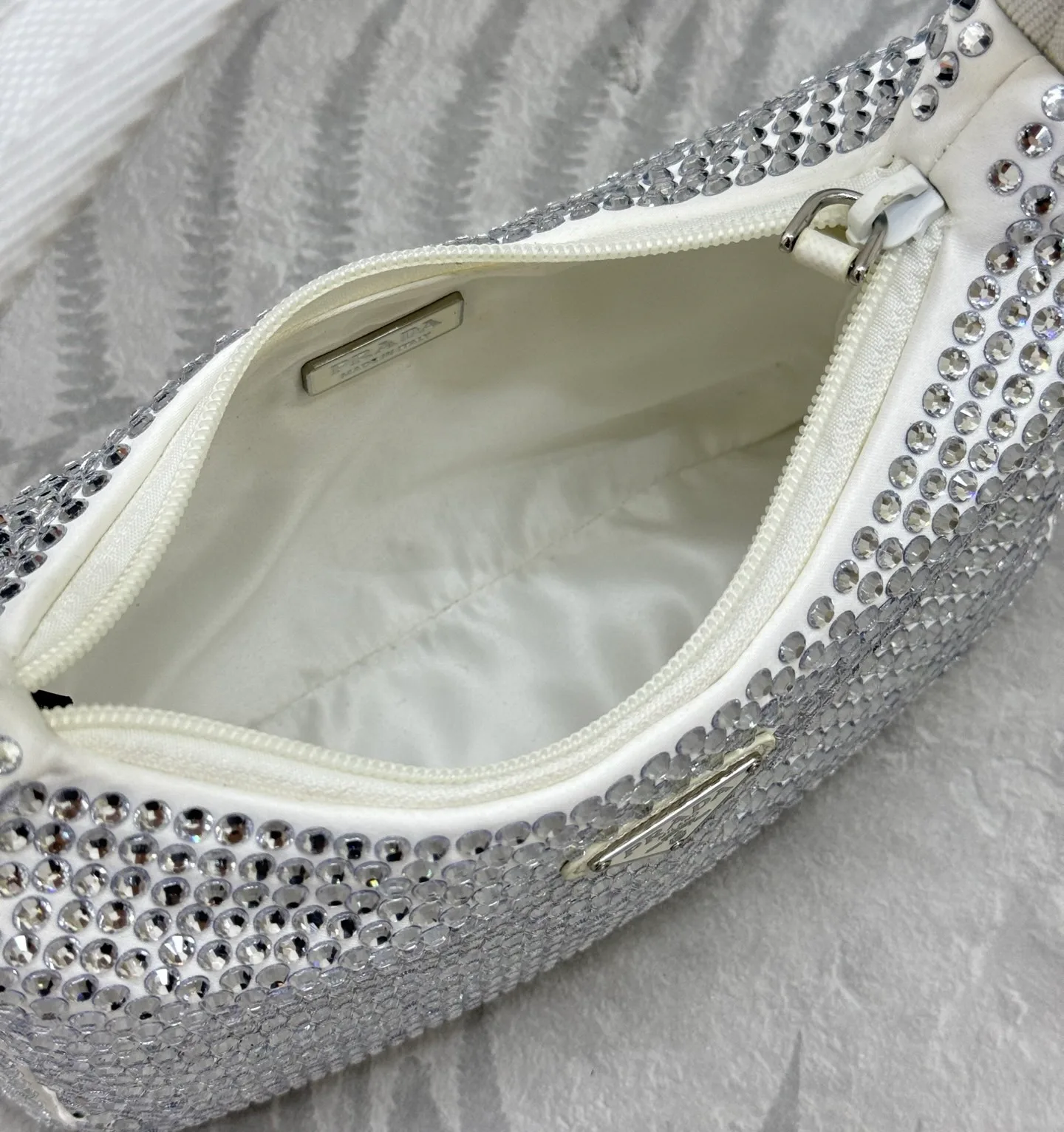 Сумки На Ремне Женские Prada 11788390