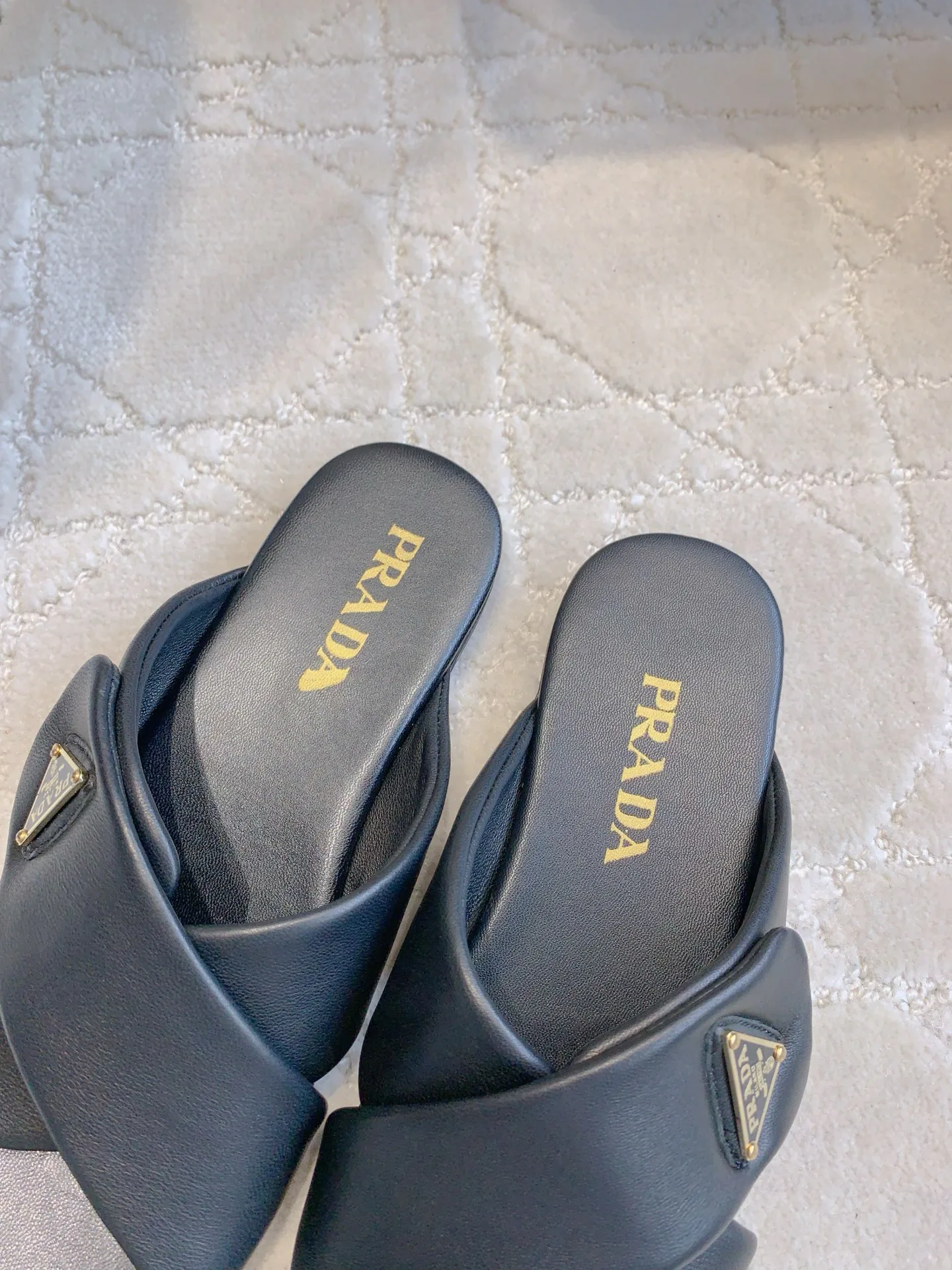 Шлепанцы Женские Prada 32437