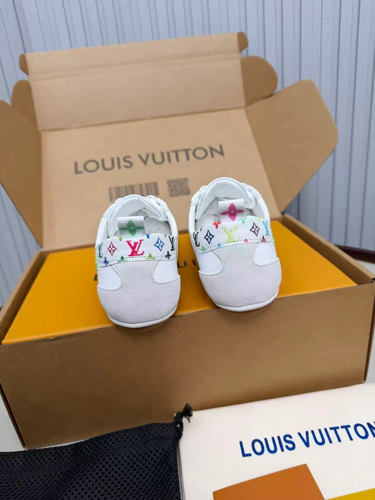 Кроссовки Женские Louis Vuitton 11250656