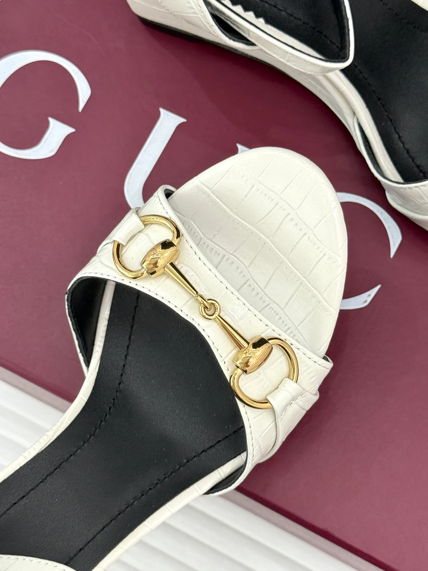 Босоножки Женские Gucci 18034503