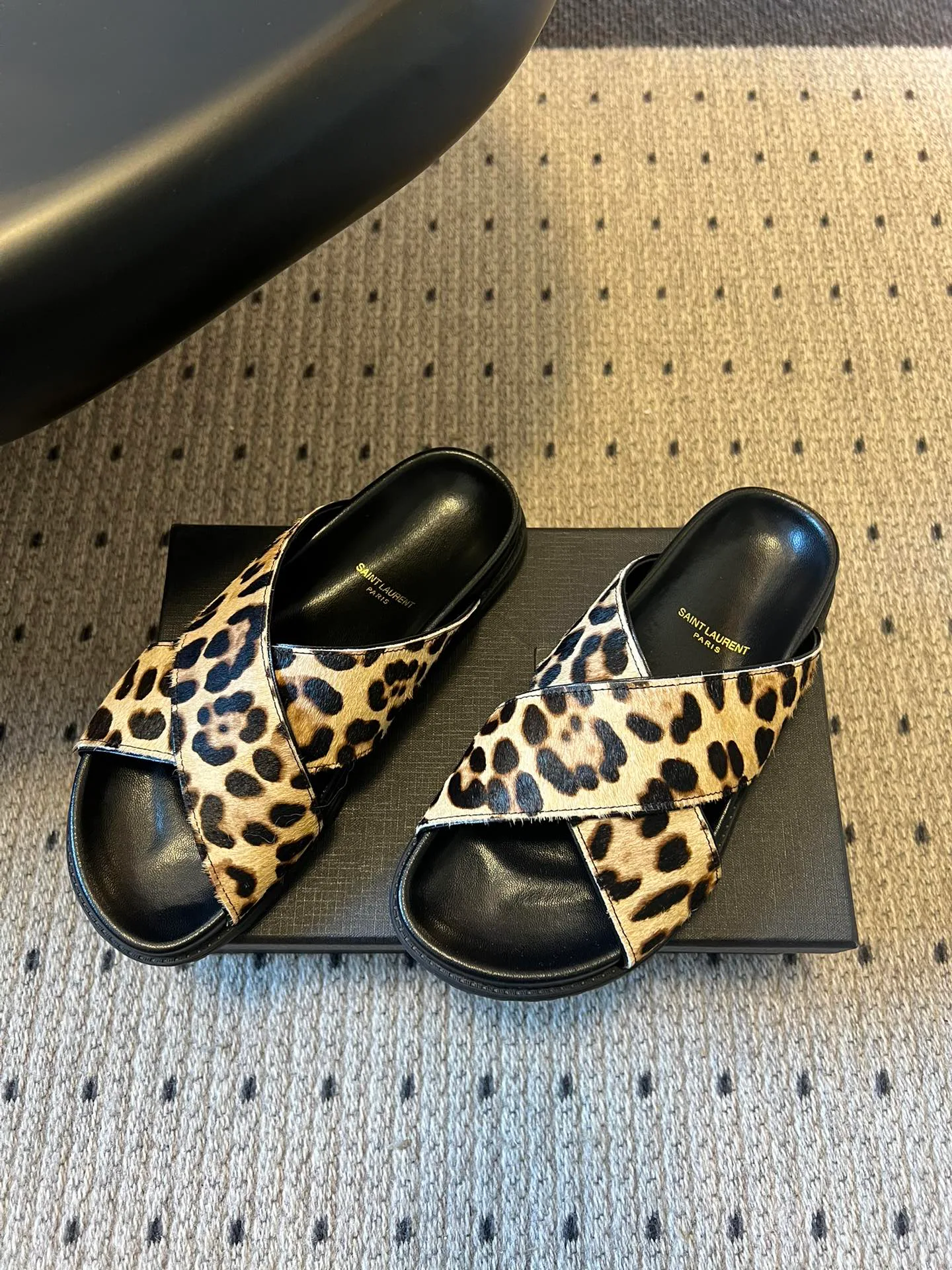 Шлепанцы Женские Saint Laurent 11125497