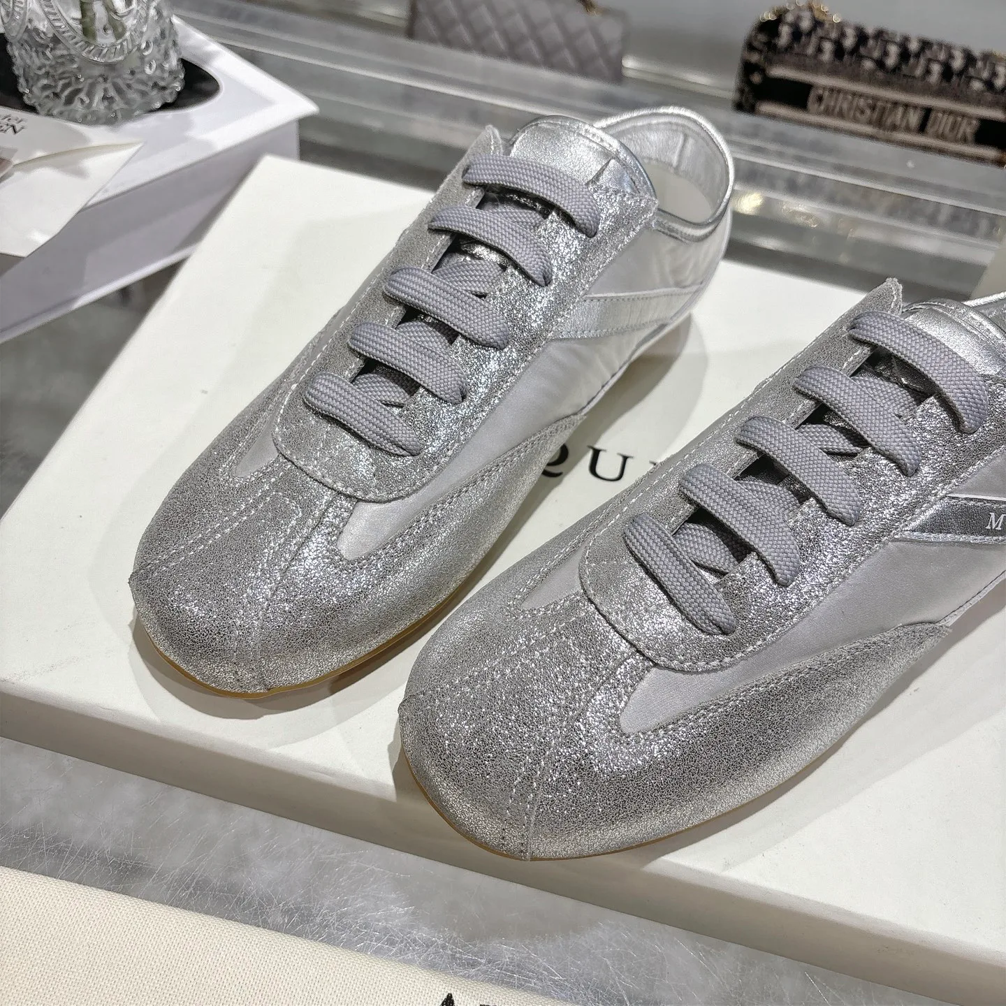 Кроссовки Женские Alexander Mcqueen 12208657