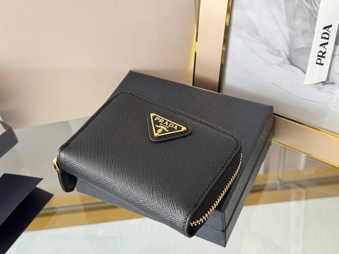 Клатчи Женские Prada 17999935