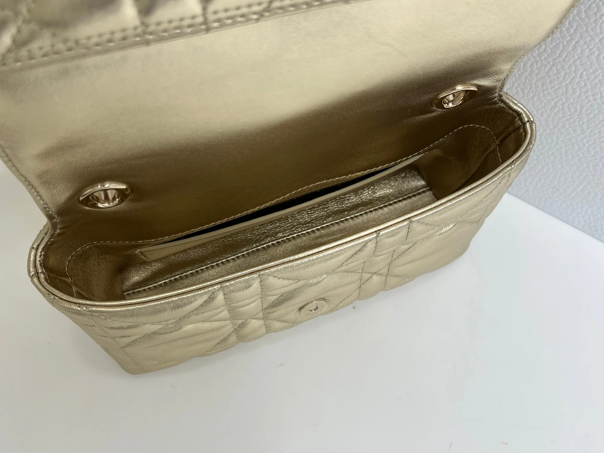 Классические Сумки Женские Christian Dior 17463893