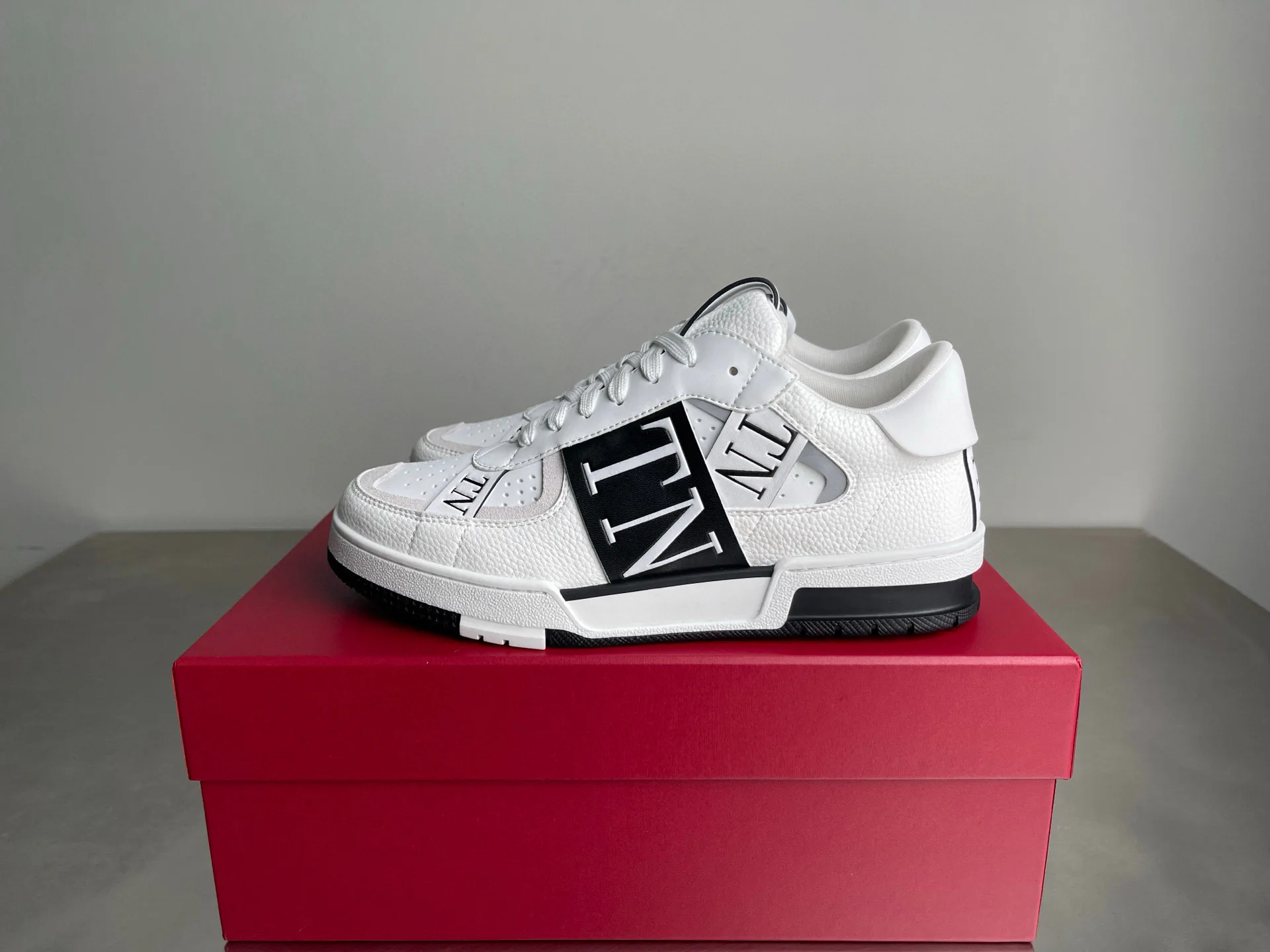Кроссовки Мужские Valentino 4748993