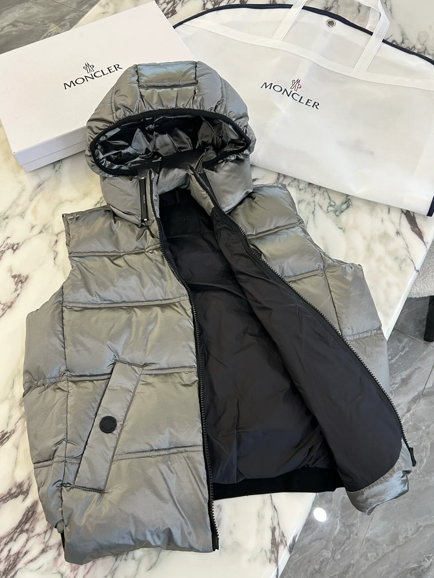 Жилеты Женские Moncler 18723329