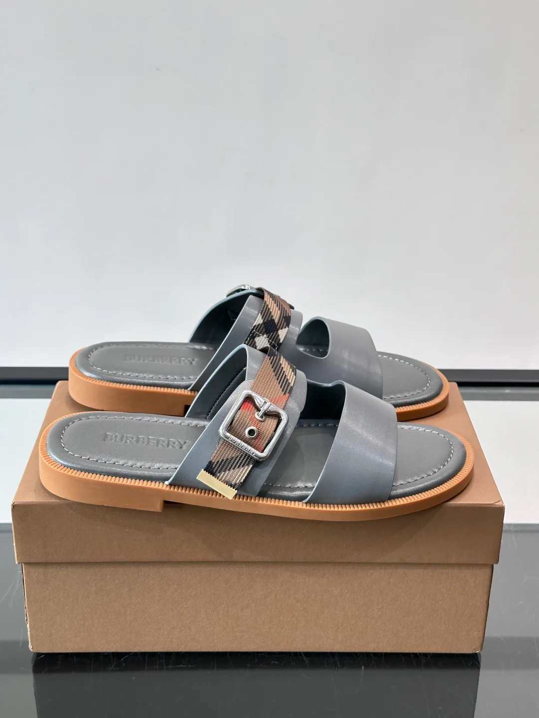 Сандалии Мужские Burberry 13546921