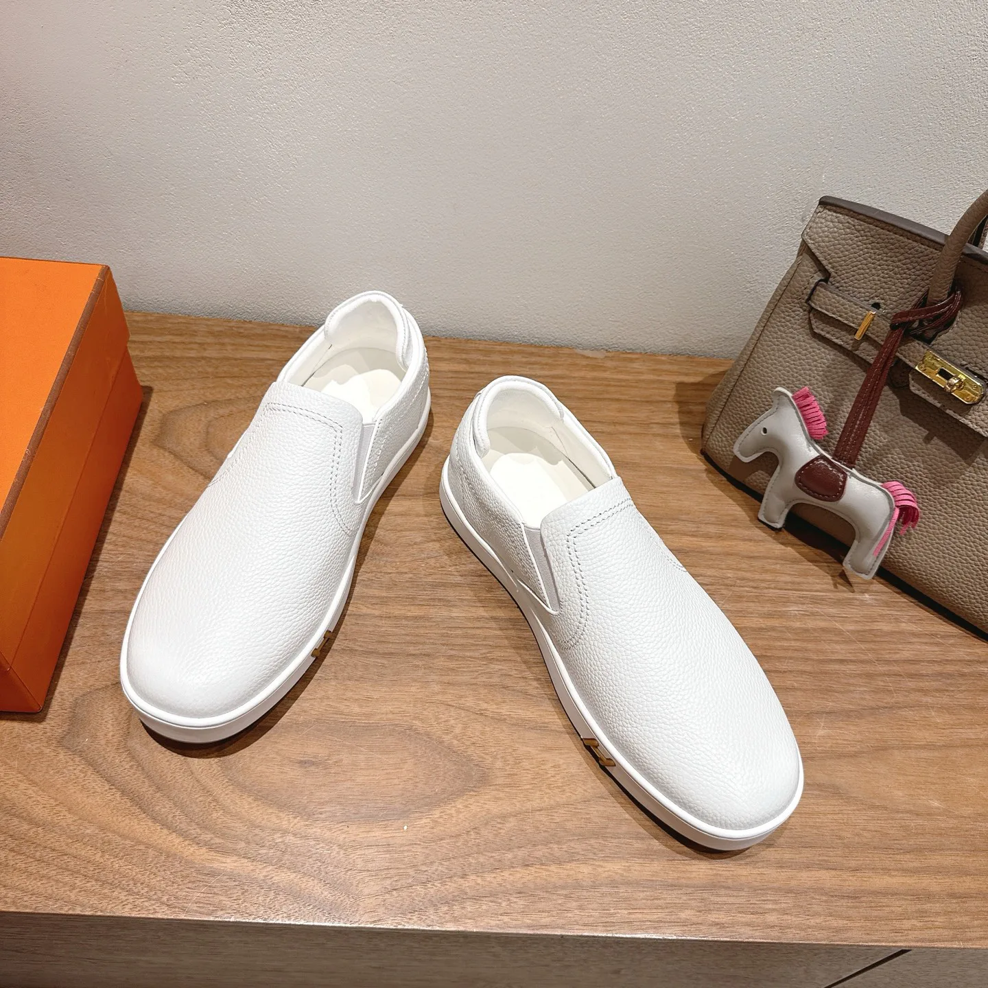 Кроссовки Женские Hermes 14343196
