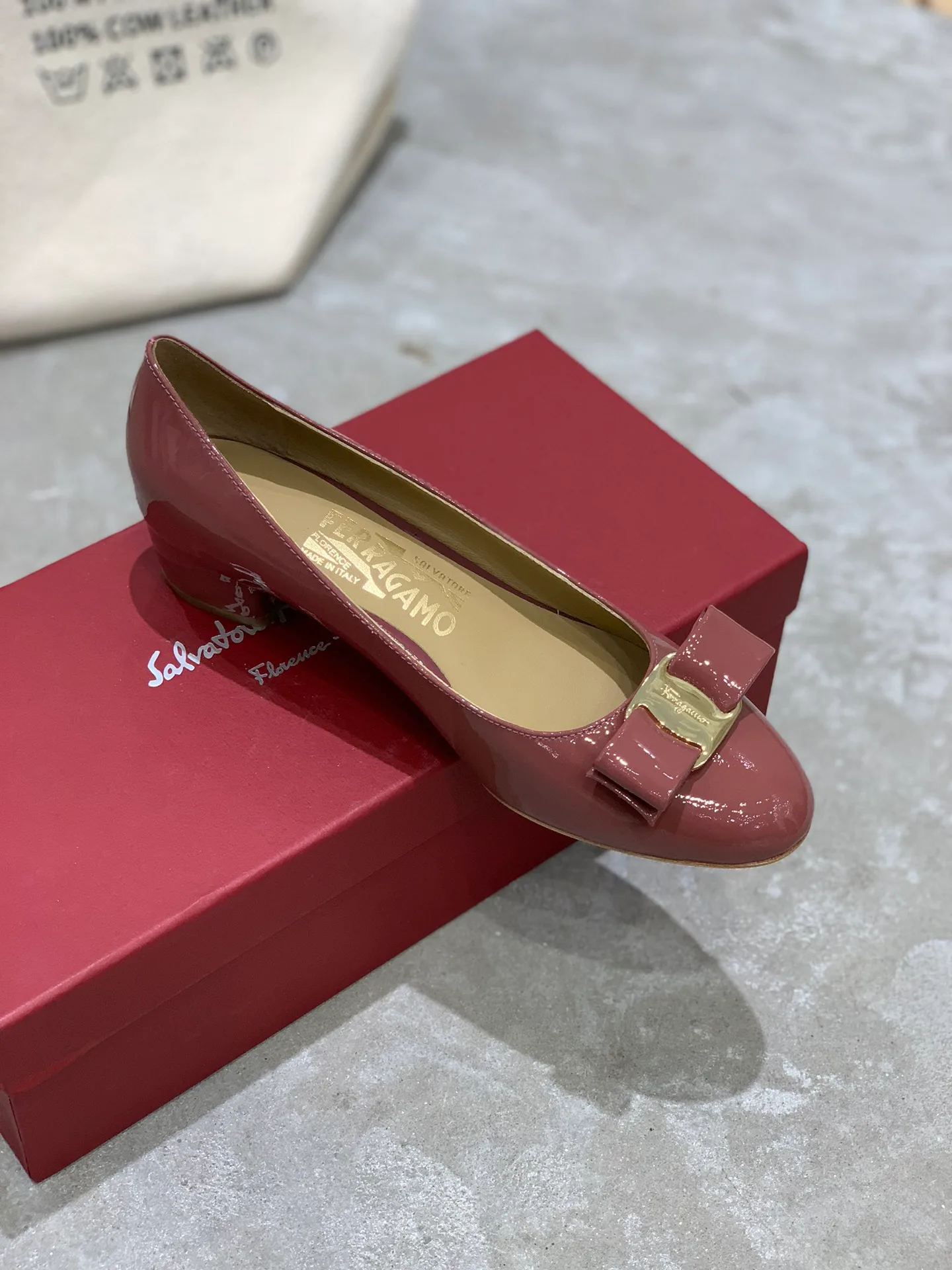 Балетки Женские Salvatore Ferragamo 18340685