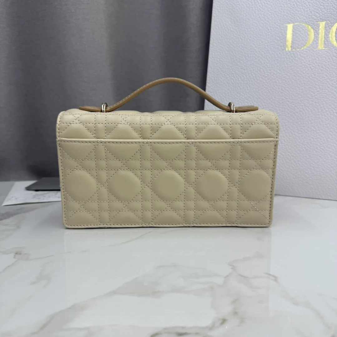 Классические Сумки Женские Christian Dior 12594753