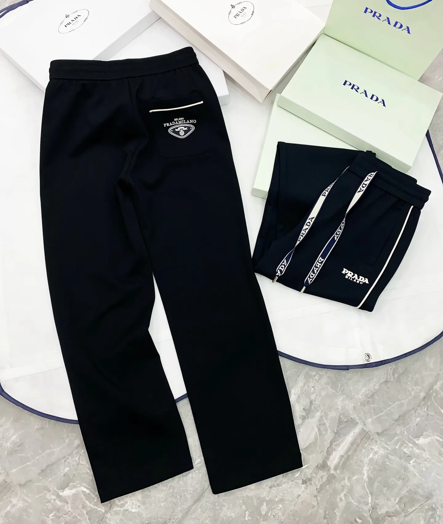 Брюки Мужские Prada 13441584