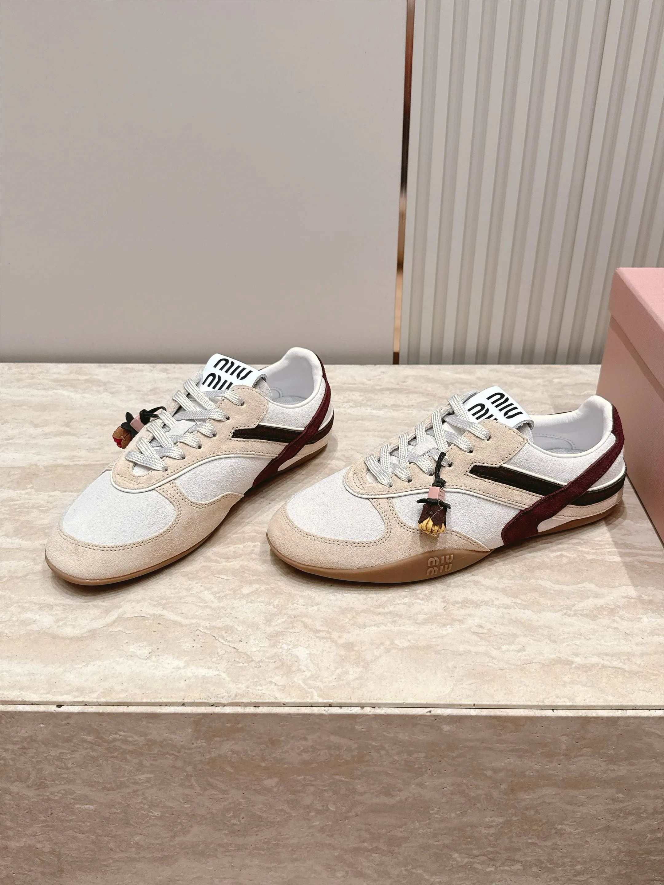 Кроссовки Женские Miu Miu 18436561