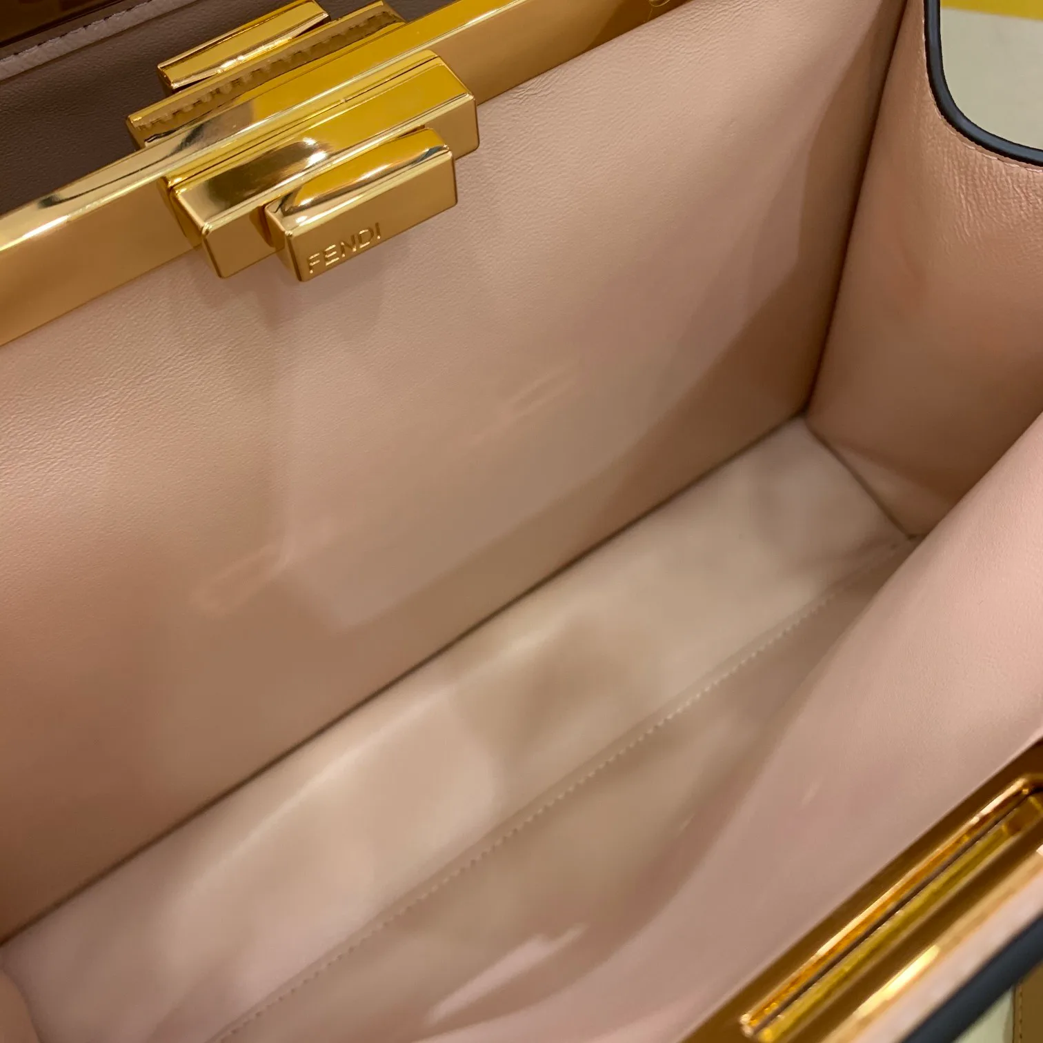 Классические Сумки Женские Fendi 13234507