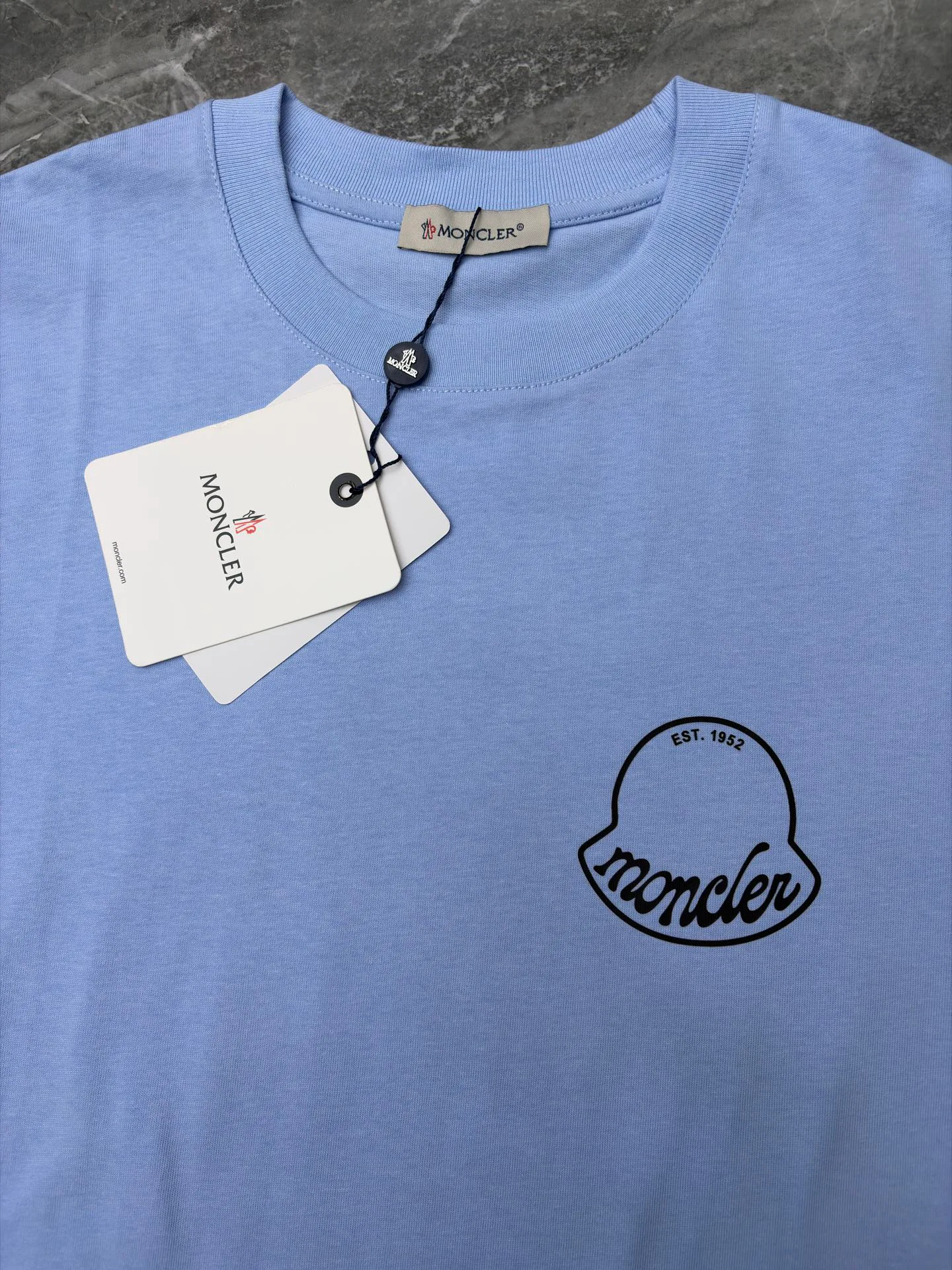 Футболки Женские Moncler 11424375