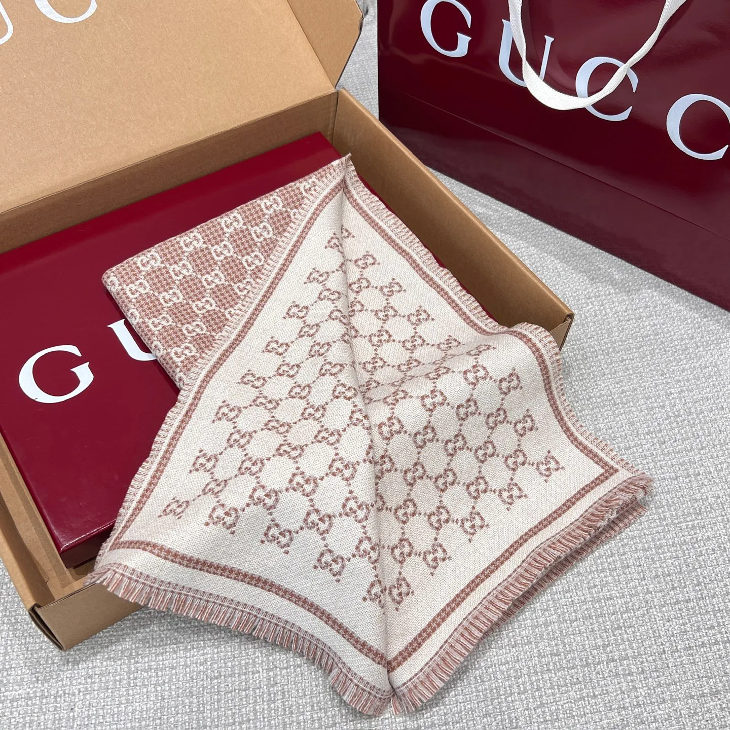 Шарфы Gucci 17992011