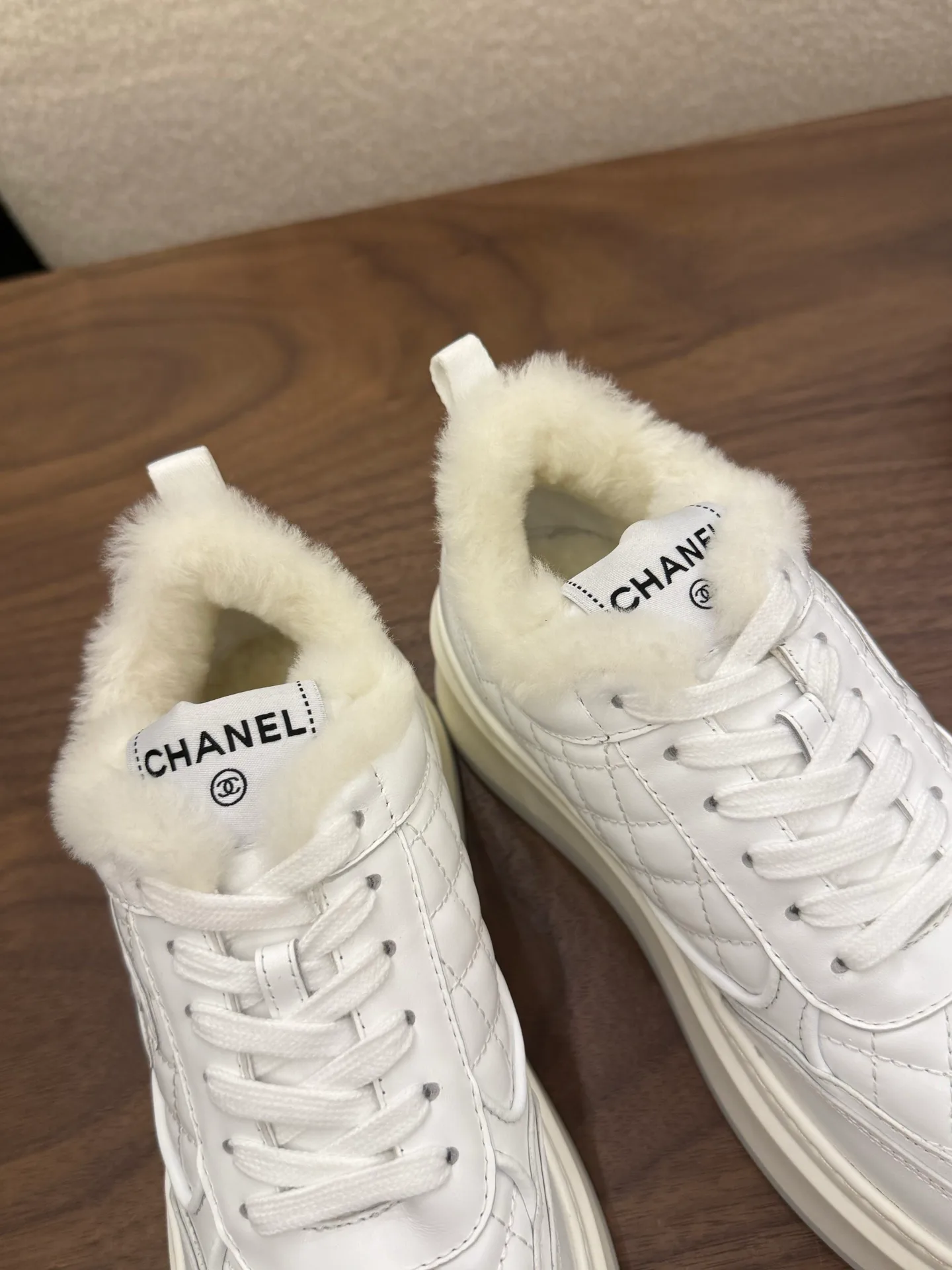 Кроссовки Женские Chanel 18223653
