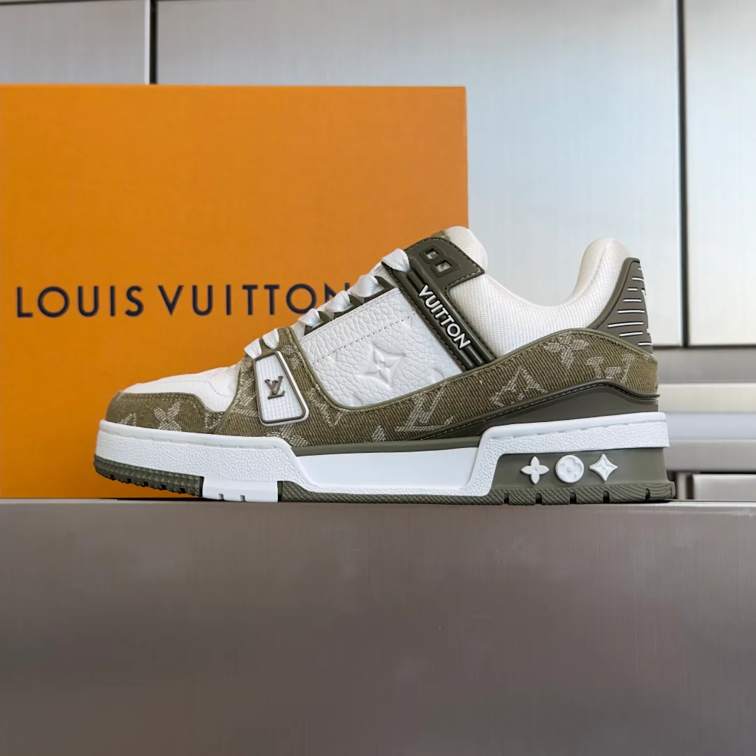 Кроссовки Женские Louis Vuitton 17483743