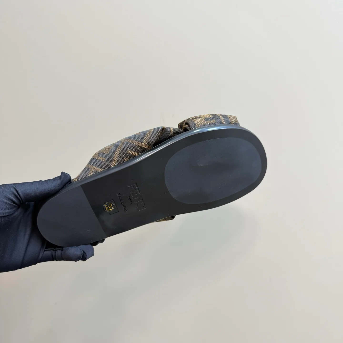 Шлепанцы Женские Fendi 34264